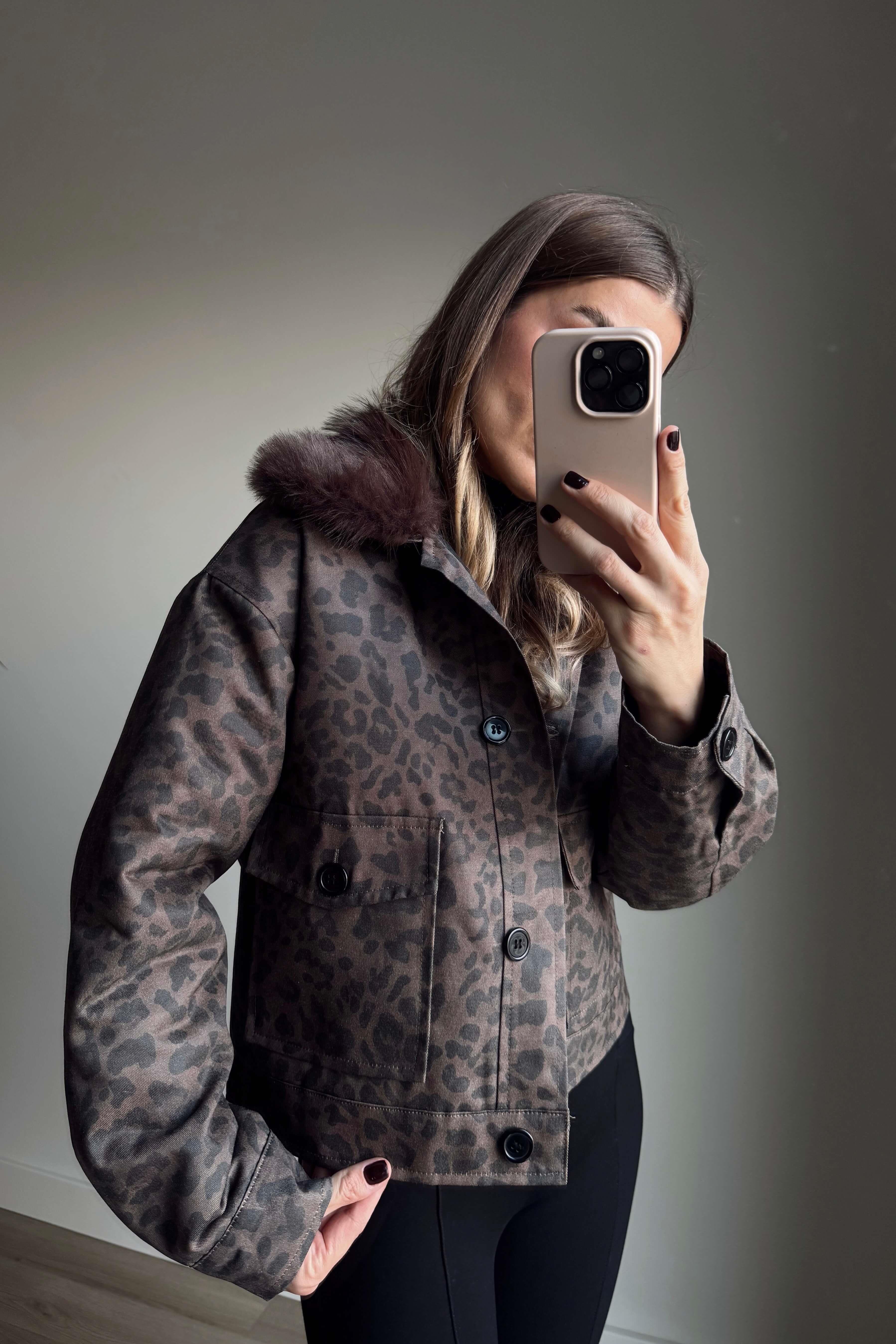 Kahverengi Siyah Leopar Yakası Kürk Detaylı Astarlı Ceket