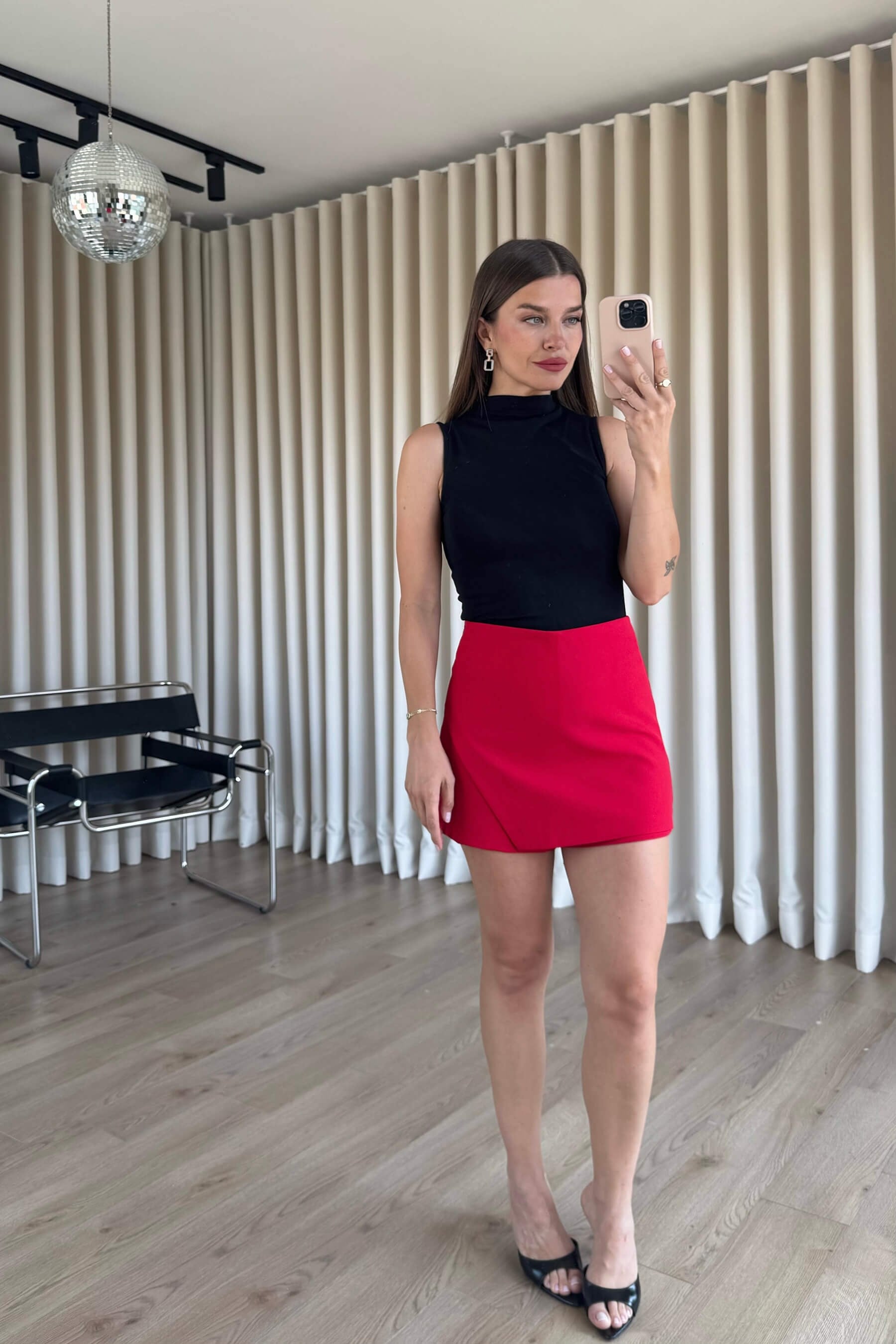 Kırmızı Asimetrik Model Şort Etek