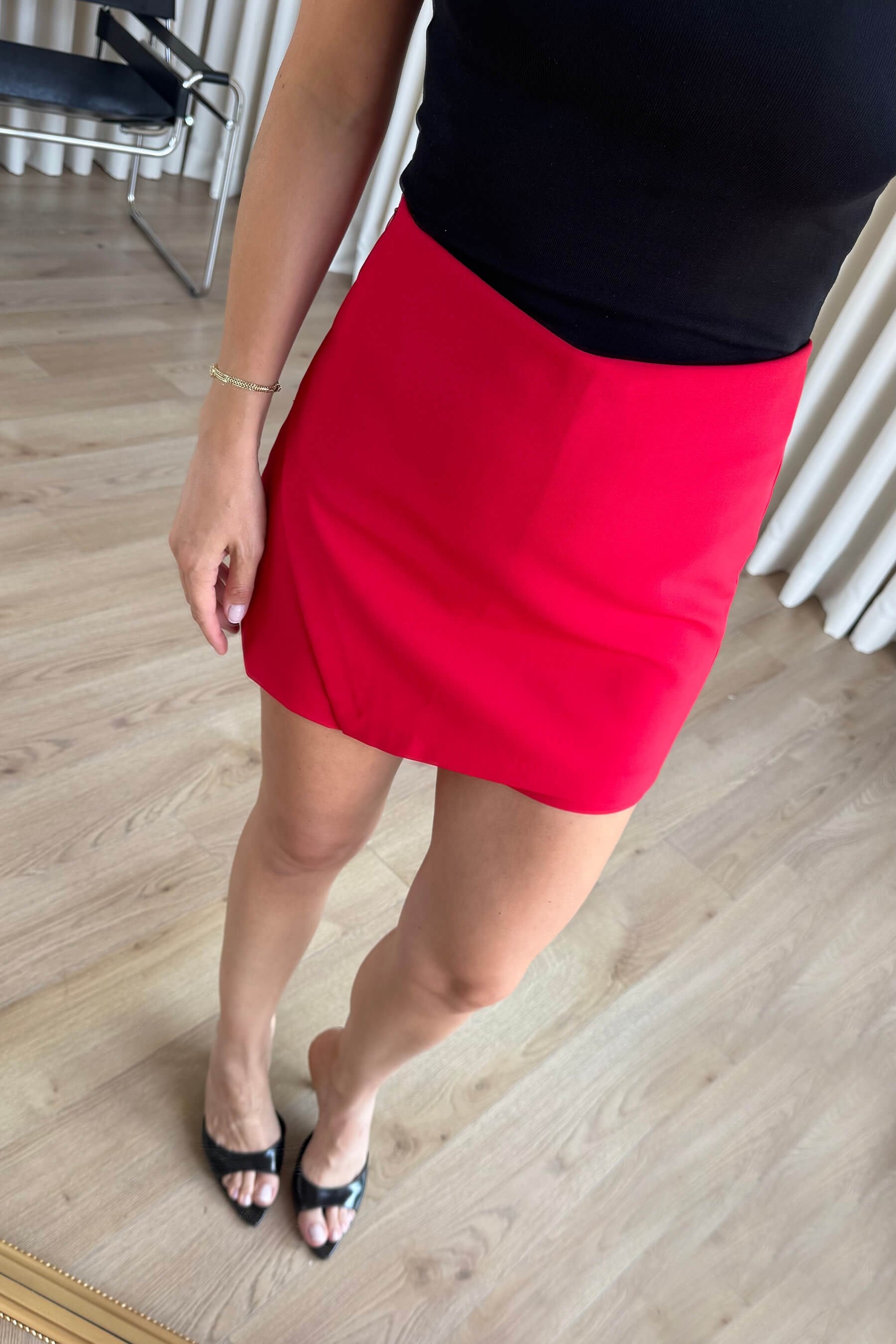 Kırmızı Asimetrik Model Şort Etek