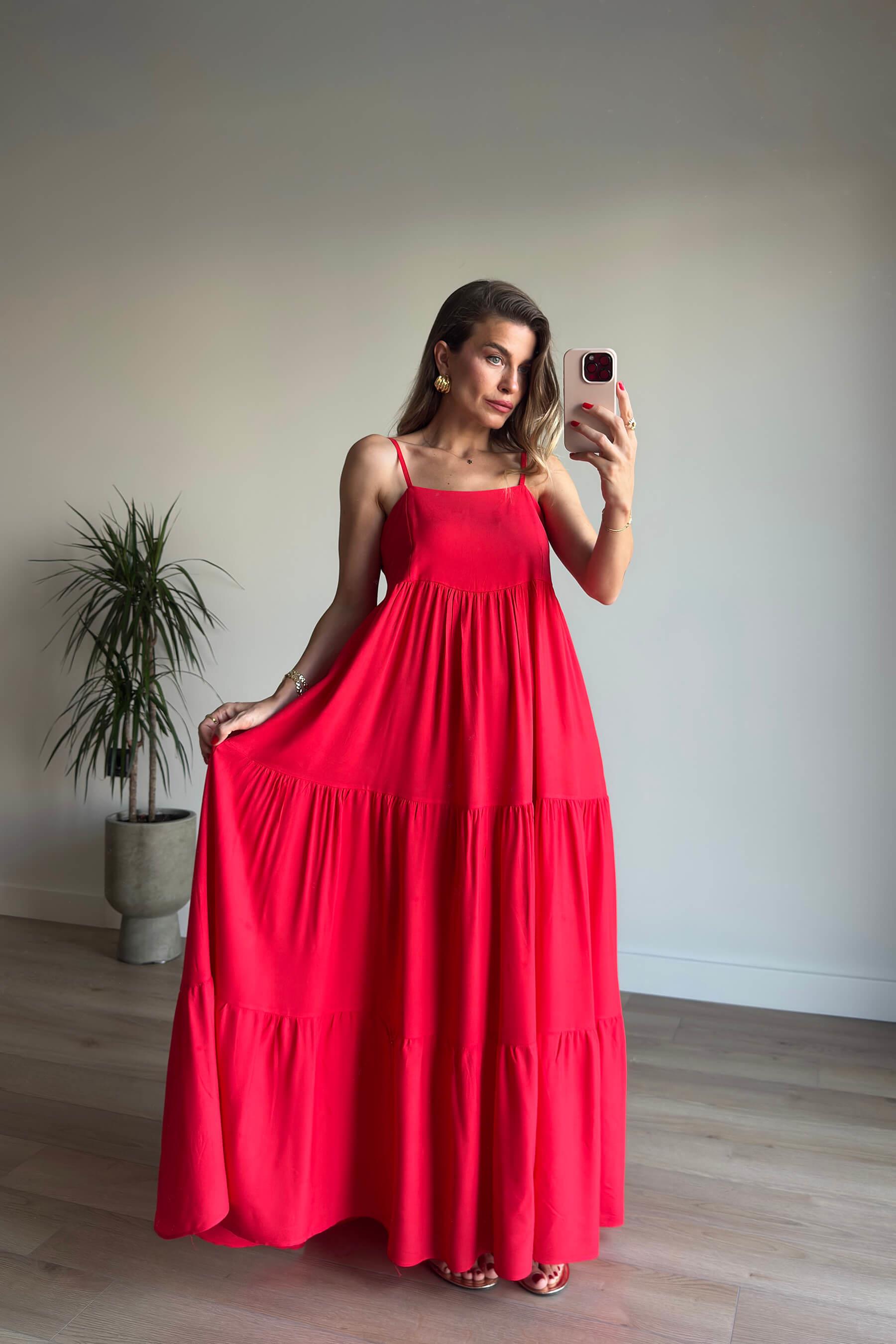 Kırmızı Askılı Kare Yaka Parçalı Maxi Elbise