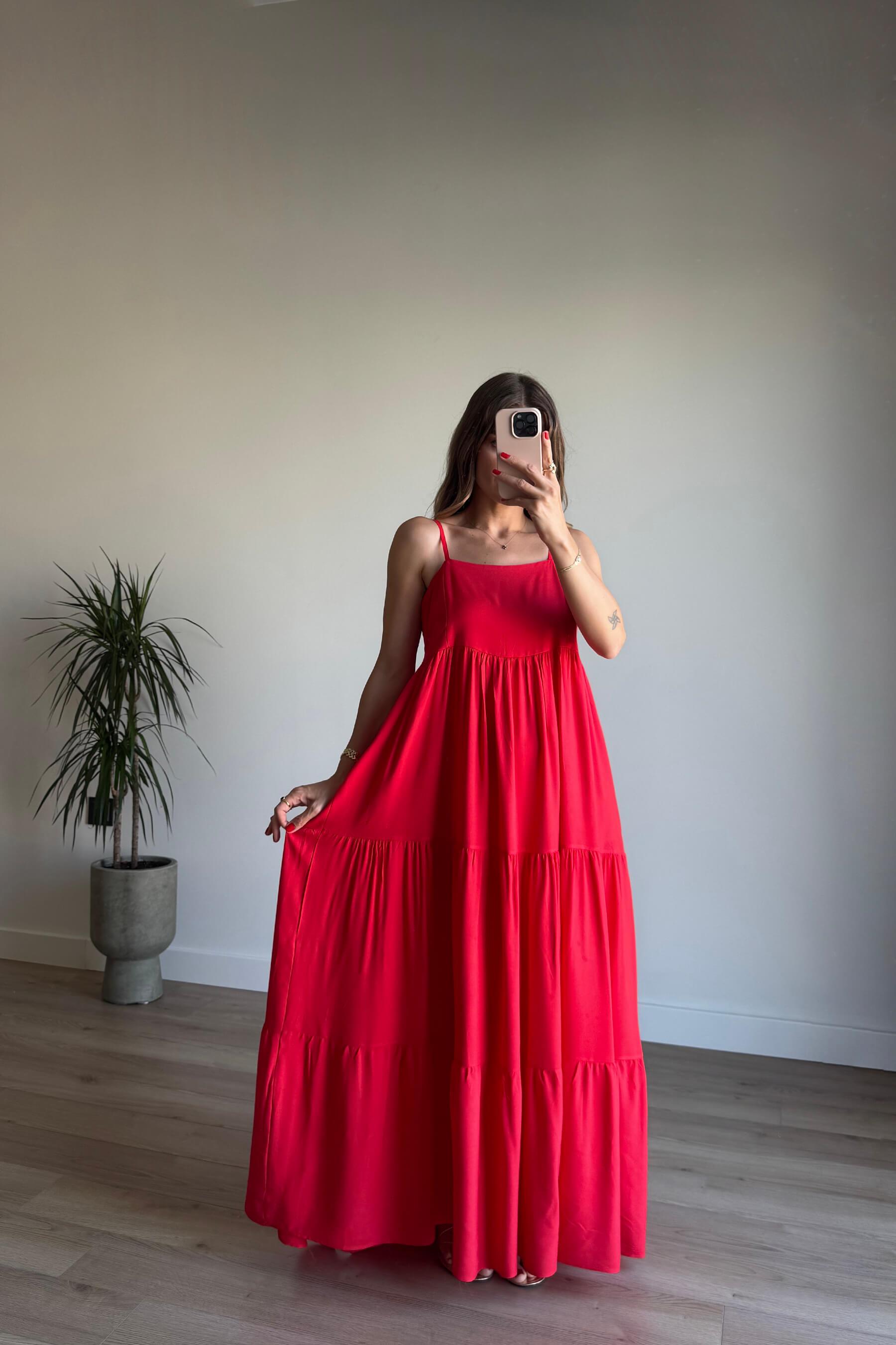 Kırmızı Askılı Kare Yaka Parçalı Maxi Elbise