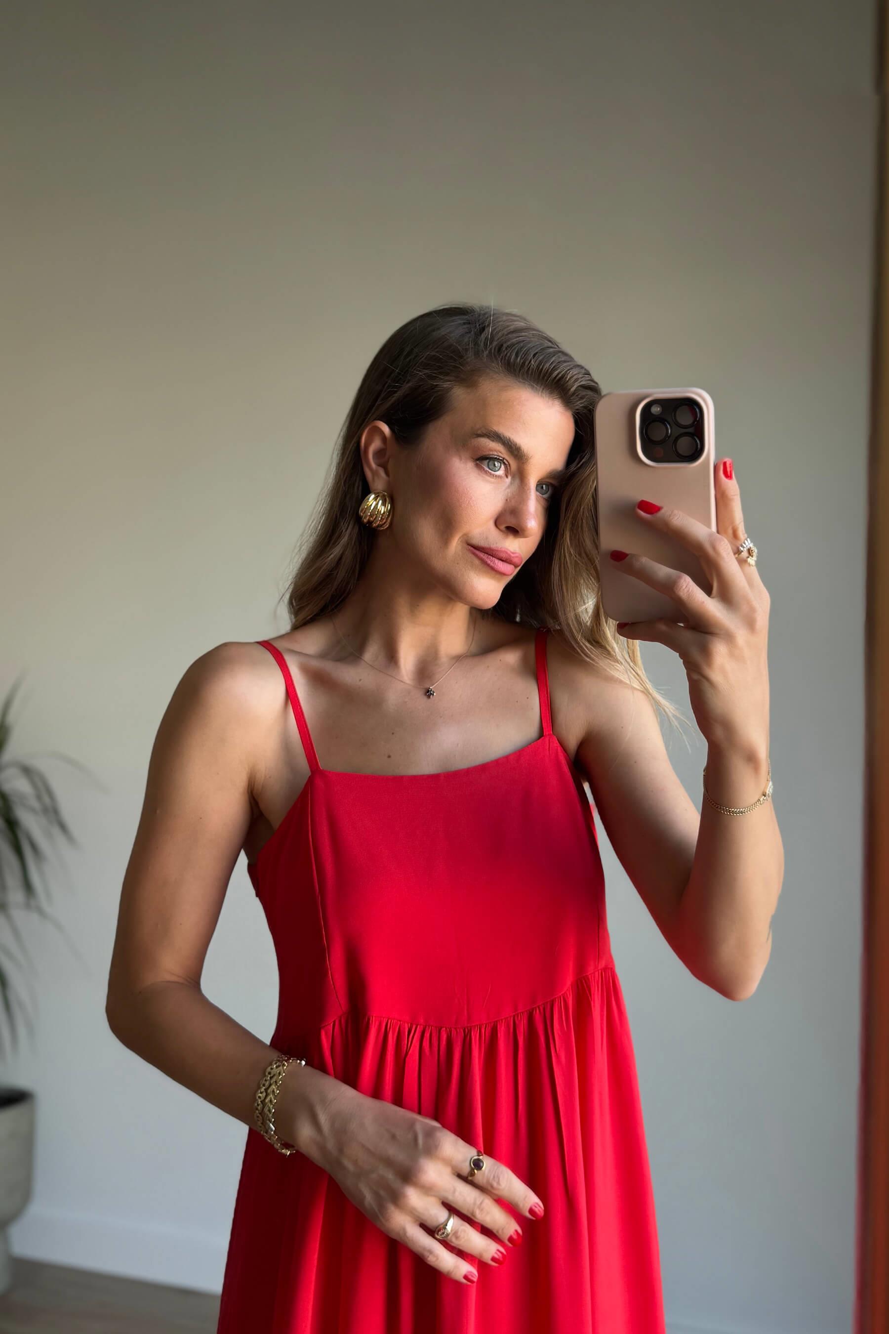 Kırmızı Askılı Kare Yaka Parçalı Maxi Elbise