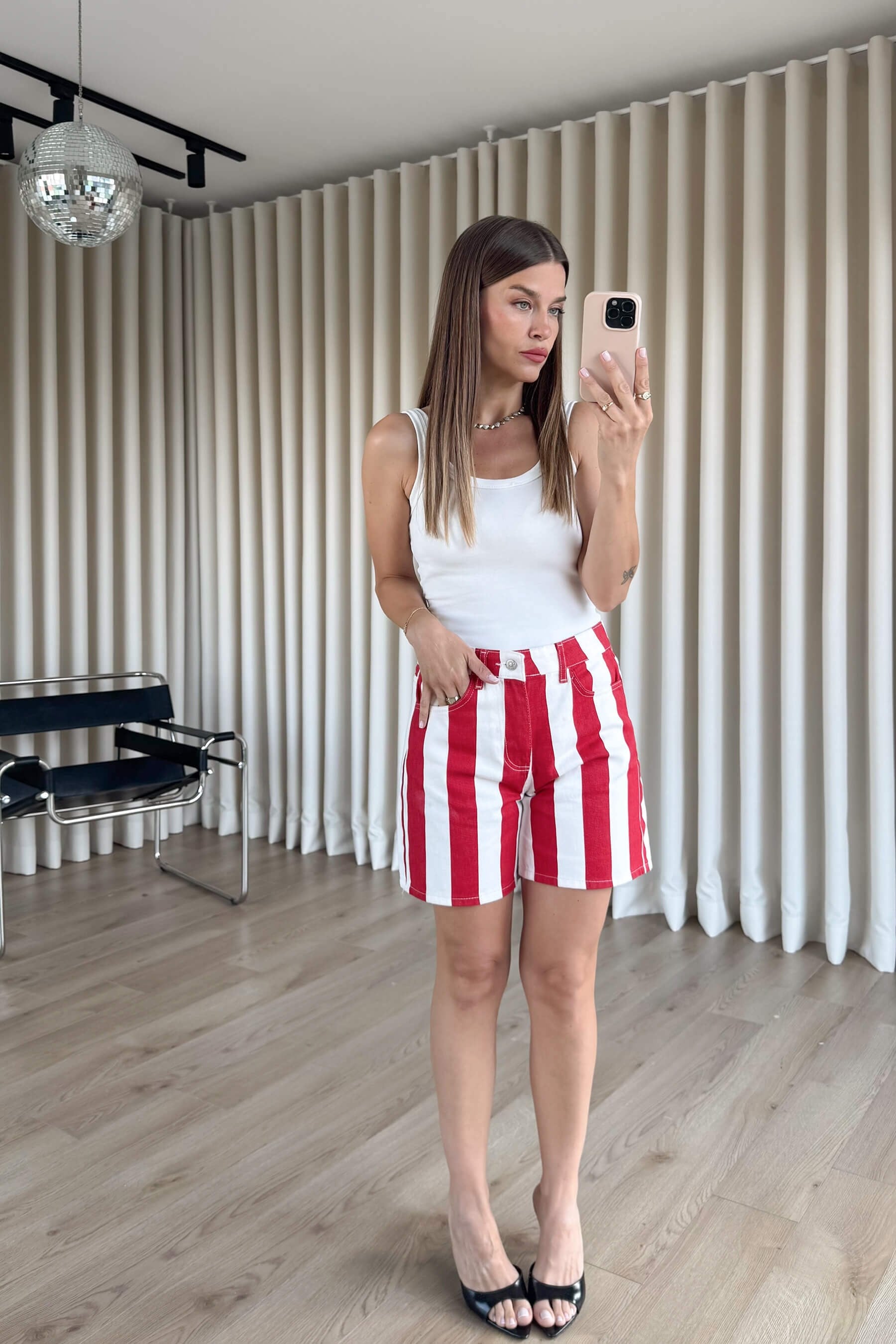 Kırmızı Beyaz Şerit Desenli Denim Şort