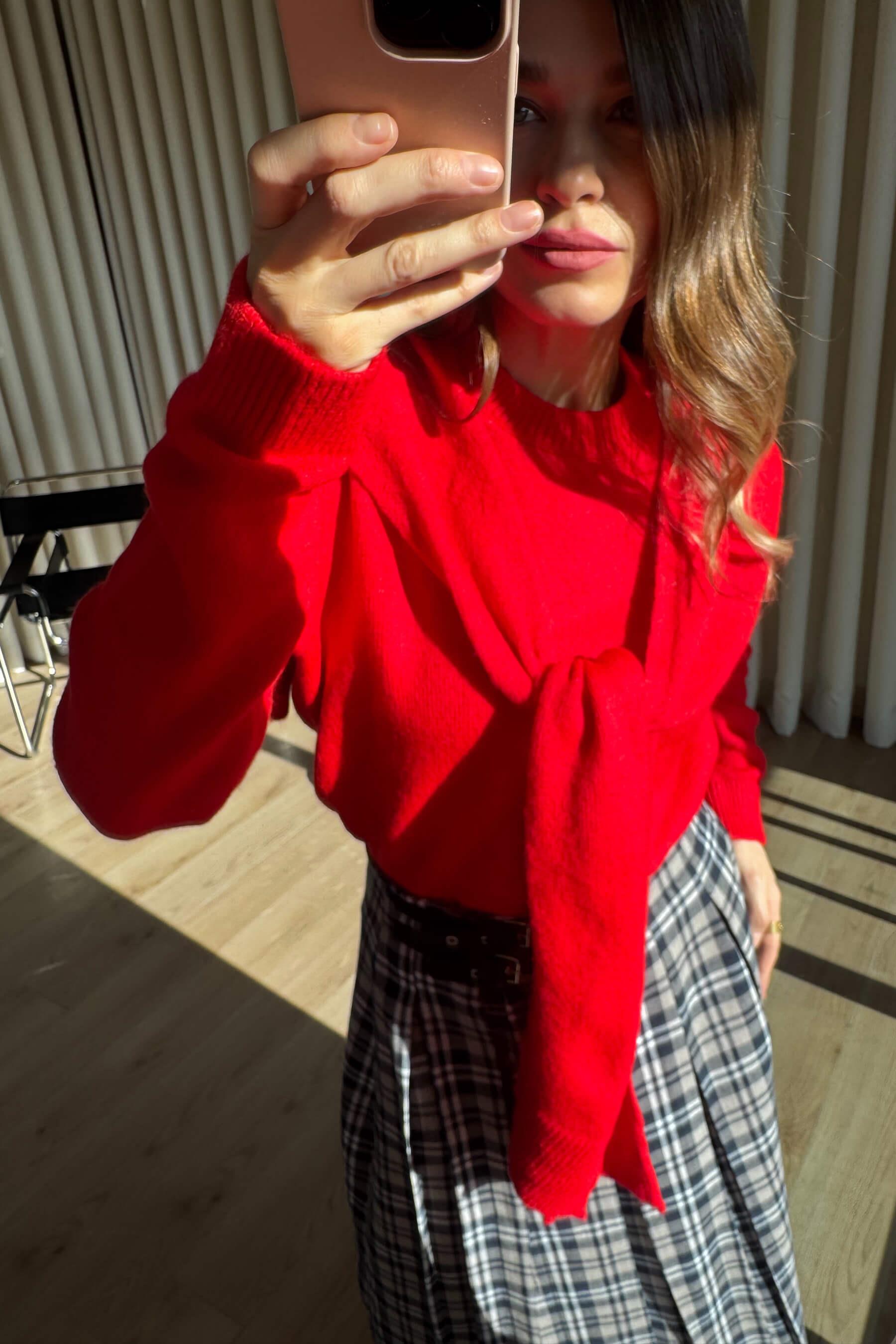 Kırmızı Şal Detaylı Triko Kazak