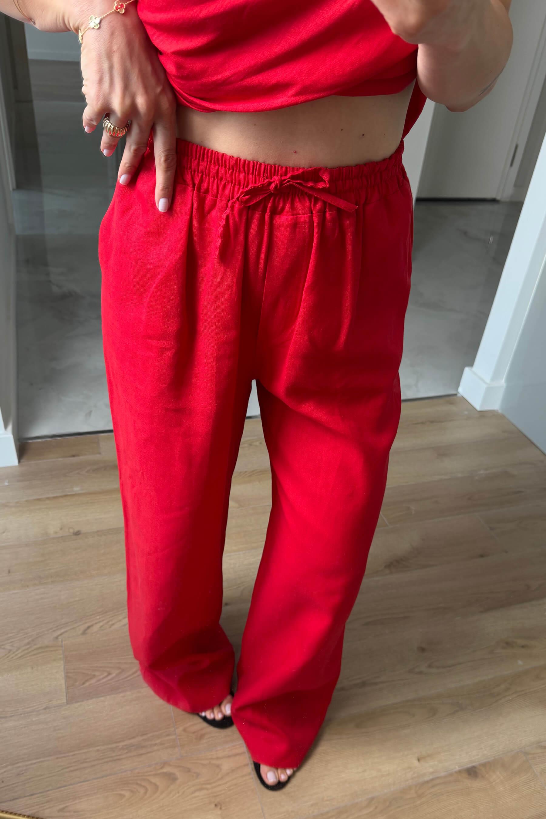 Kırmızı Vatkalı Kolsuz Asimetrik Kesim Ham Keten Bluz Pantolon Takım