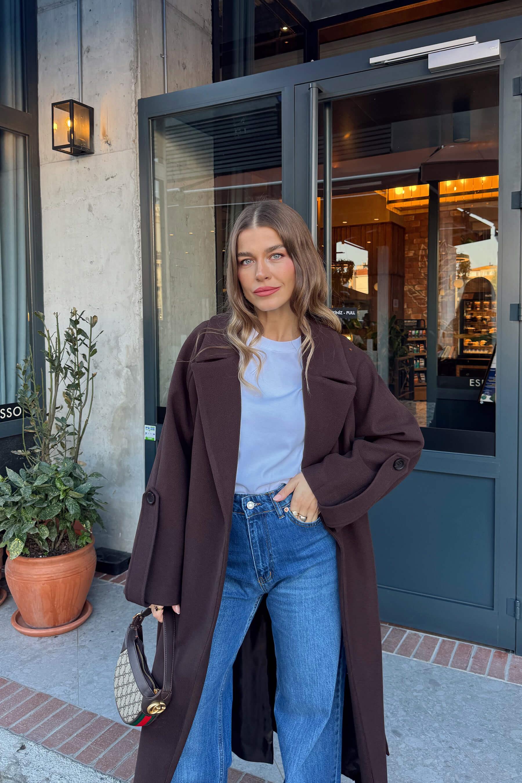 Koyu Kahve Kuşaklı Astarlı Oversize Kol Detay Yün Kaban