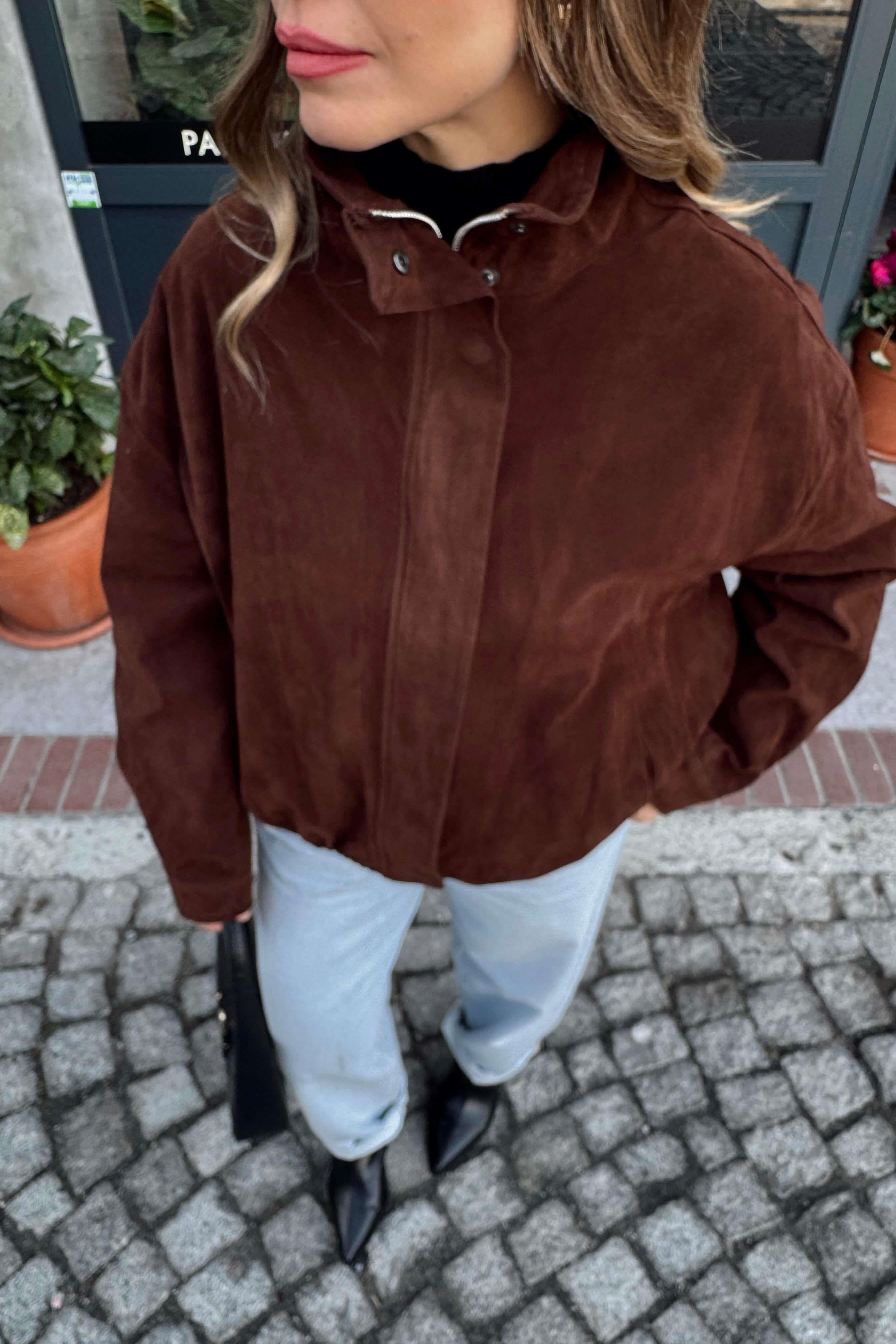 Koyu Kahverengi Beli Lastikli Astarlı Dik Yaka Süet Ceket