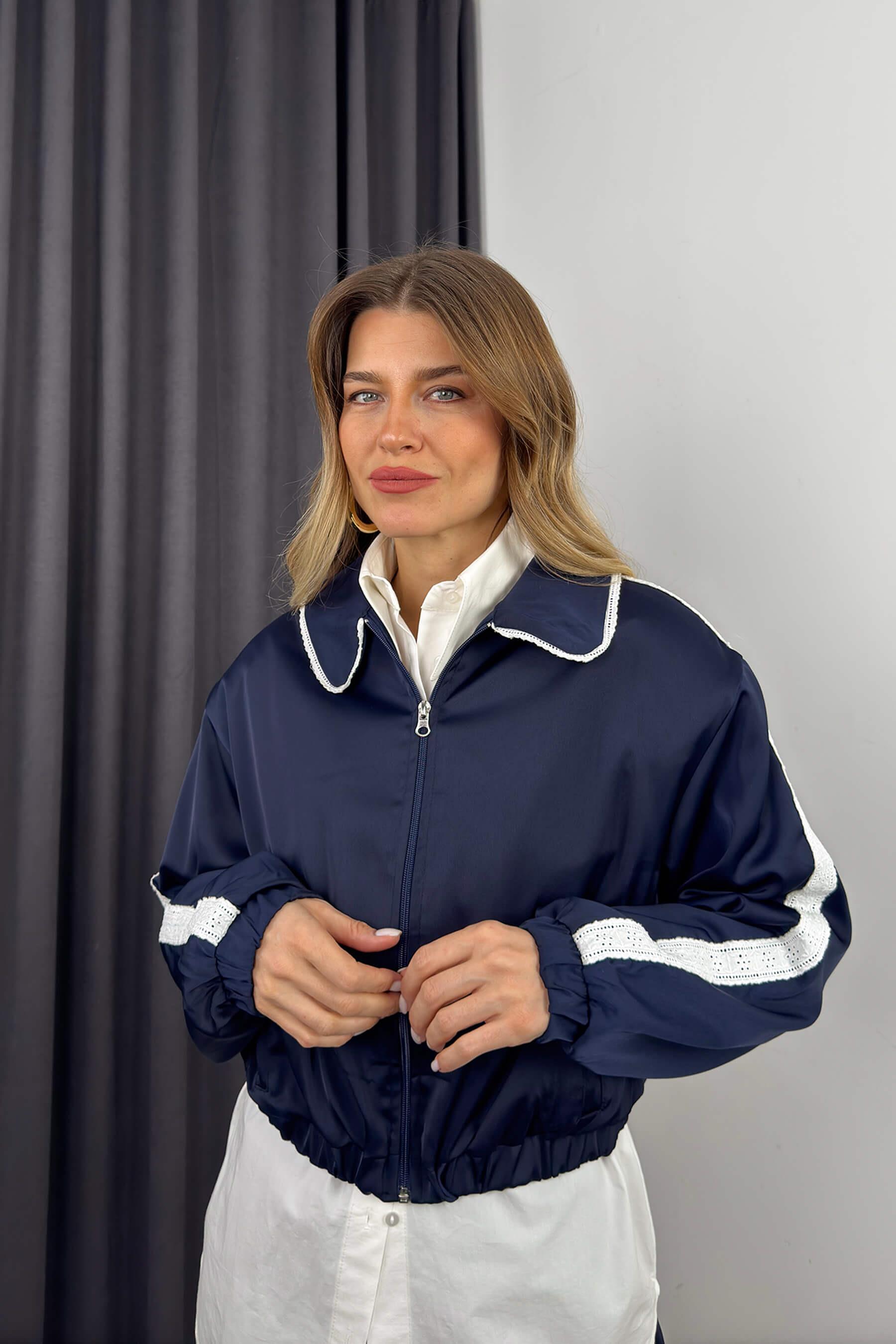 Lacivert Beyaz Dantel Detaylı Tasarım Eşofman Takımı