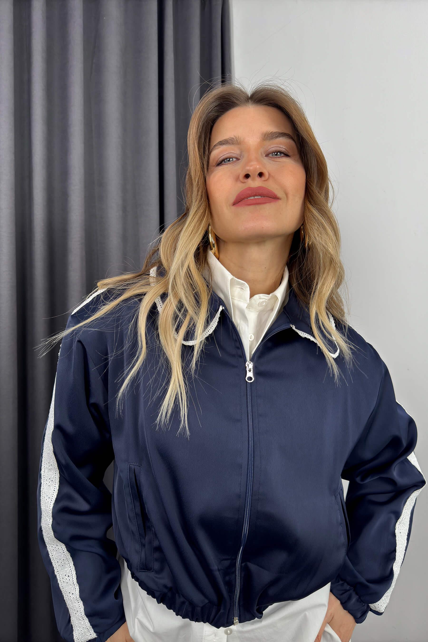 Lacivert Beyaz Dantel Detaylı Tasarım Eşofman Takımı