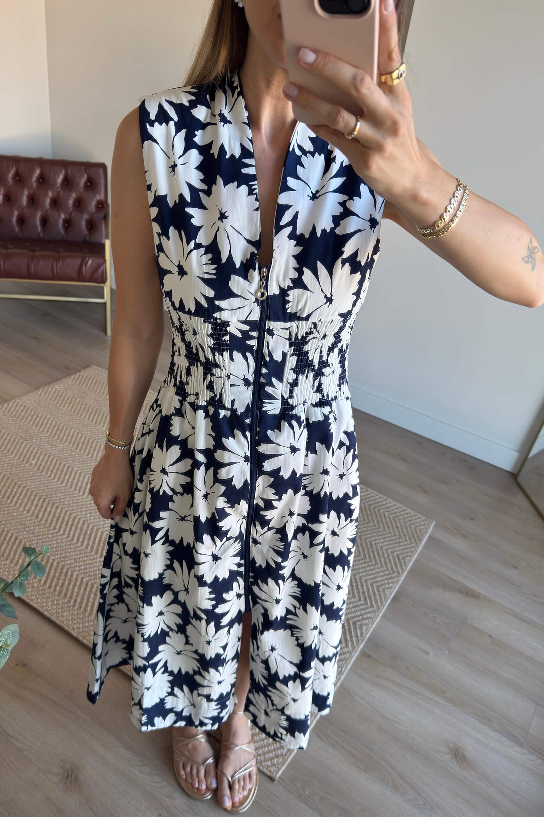 Lacivert Beyaz Zambak Desenli Gipeli Fermuarlı Vatkalı Elbise