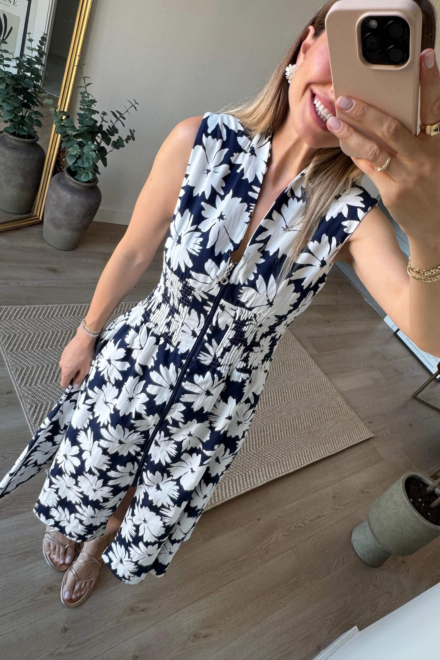 Lacivert Beyaz Zambak Desenli Gipeli Fermuarlı Vatkalı Elbise