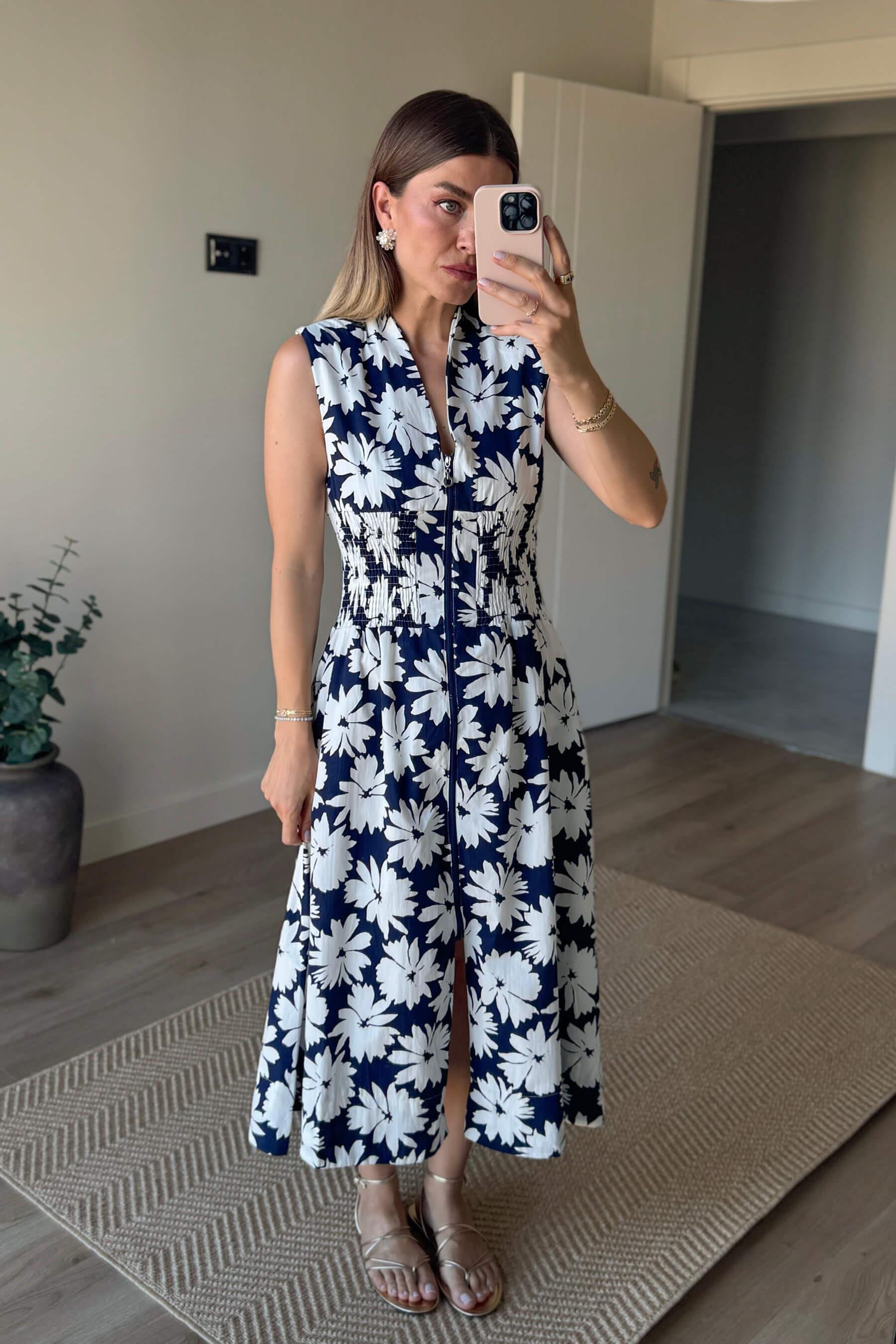 Lacivert Beyaz Zambak Desenli Gipeli Fermuarlı Vatkalı Elbise