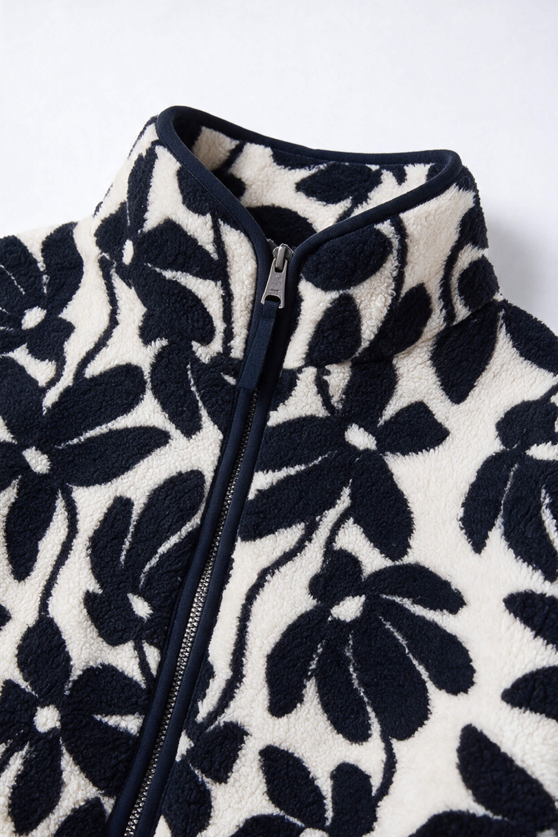 Lacivert Ekru Papatya Desenli Fermuarlı Oversize Peluş Sweatshirt