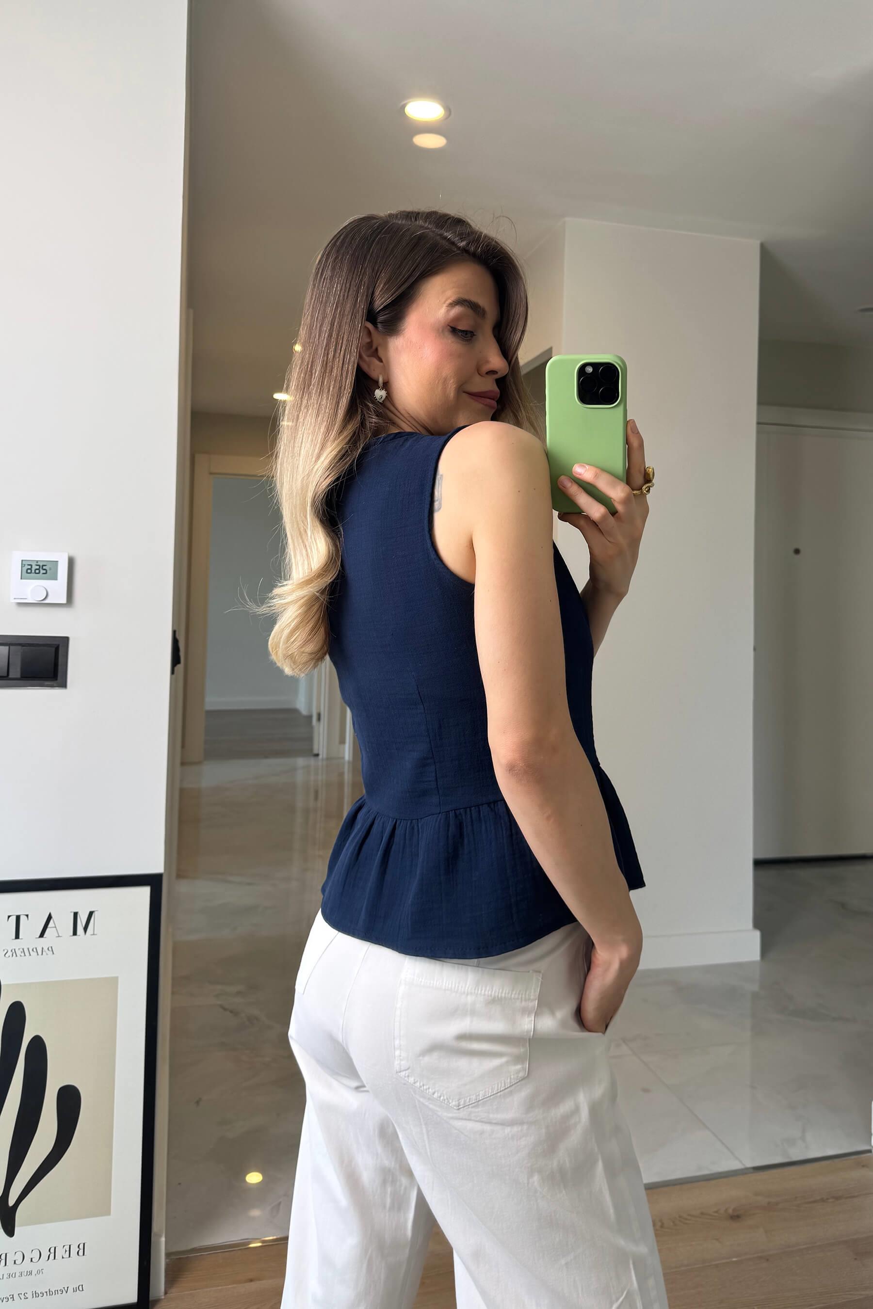 Lacivert Önü Bağlamalı Kolsuz Müslin Bluz