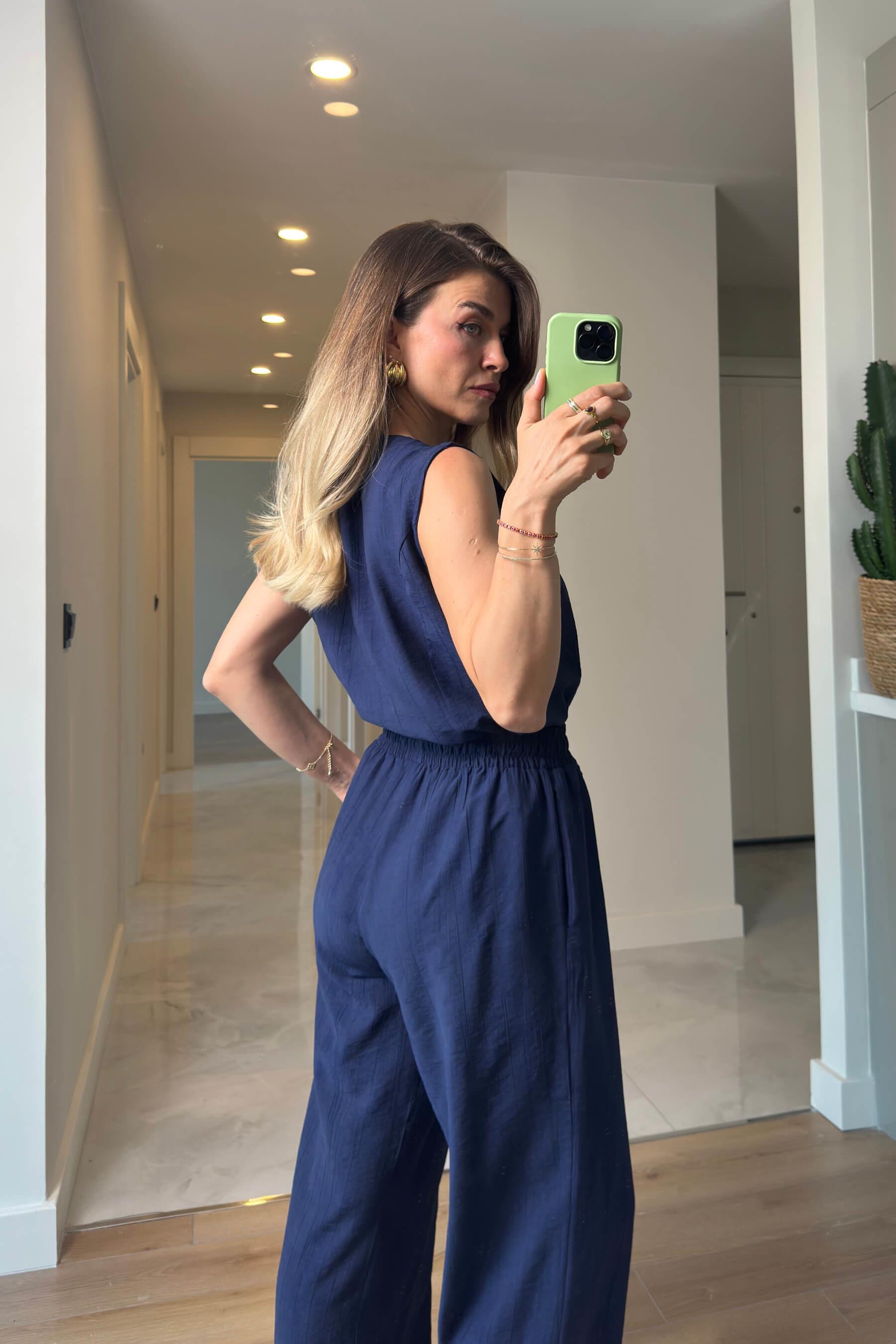 Lacivert Sıfır Kollu Önü Düğmeli Bol Paça Bluz Pantolon Takım