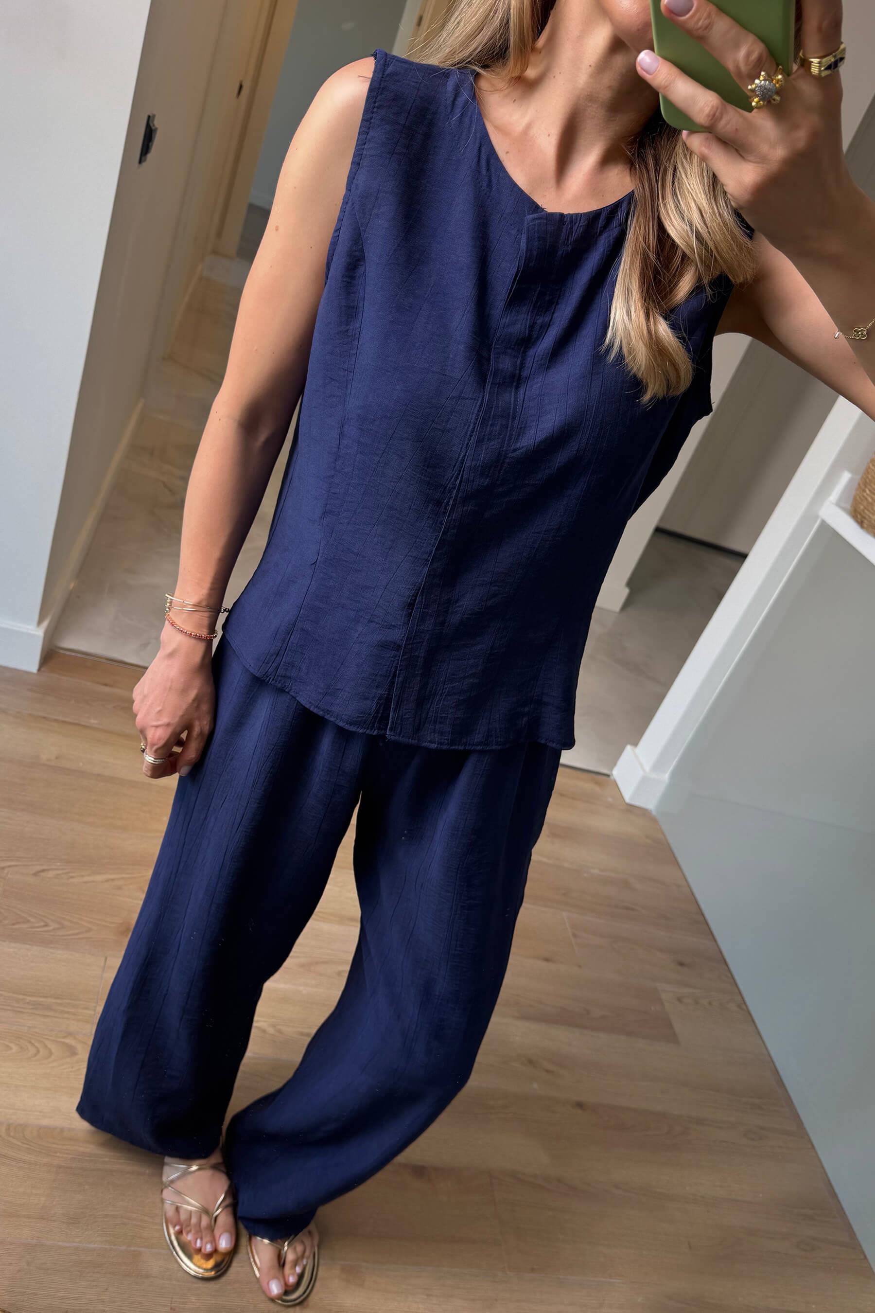 Lacivert Sıfır Kollu Önü Düğmeli Bol Paça Bluz Pantolon Takım