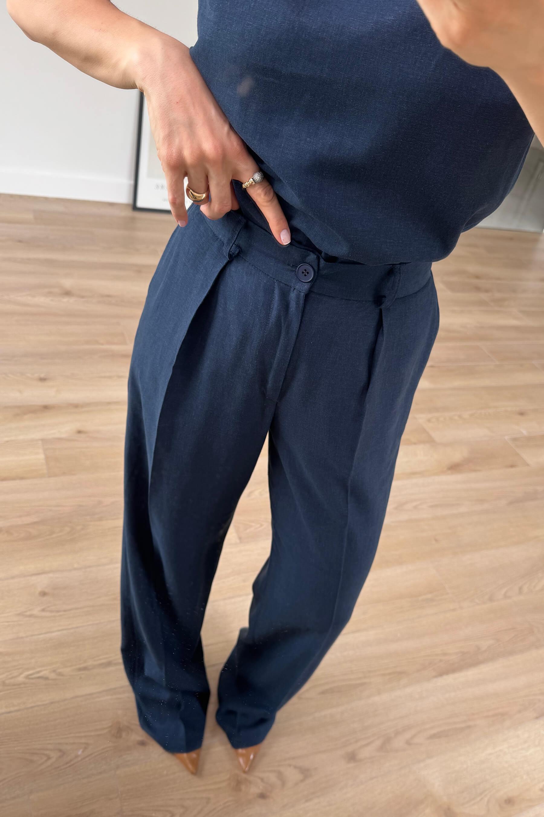 Lacivert Vatkalı Kolsuz Keten Bluz Pantolon Takım