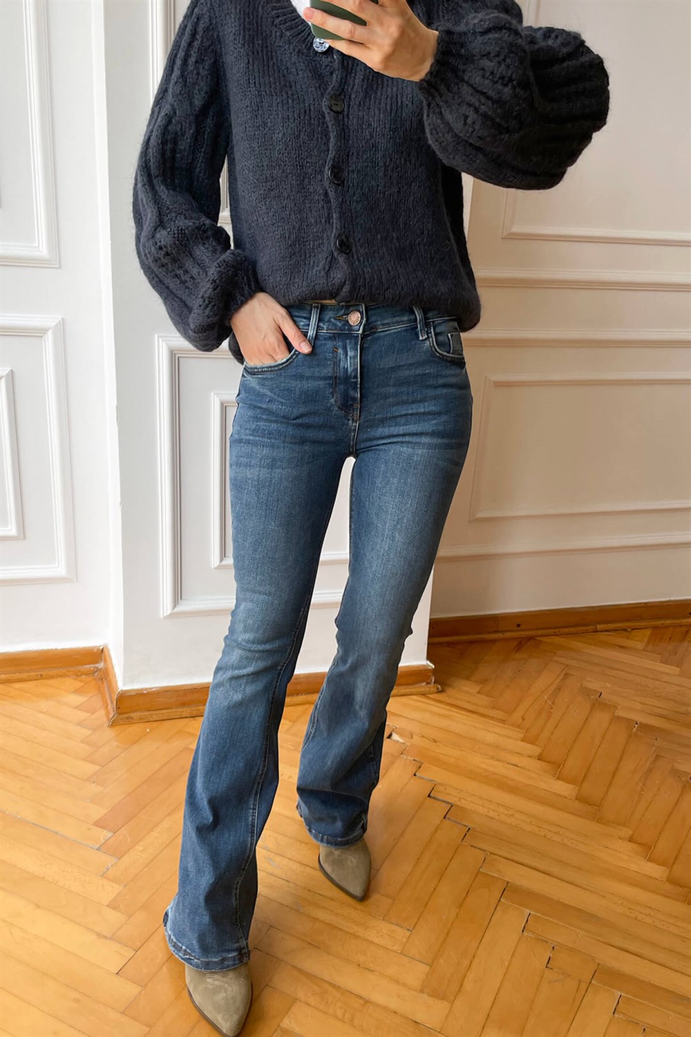 Mavi İspanyol Paça Likralı Jean