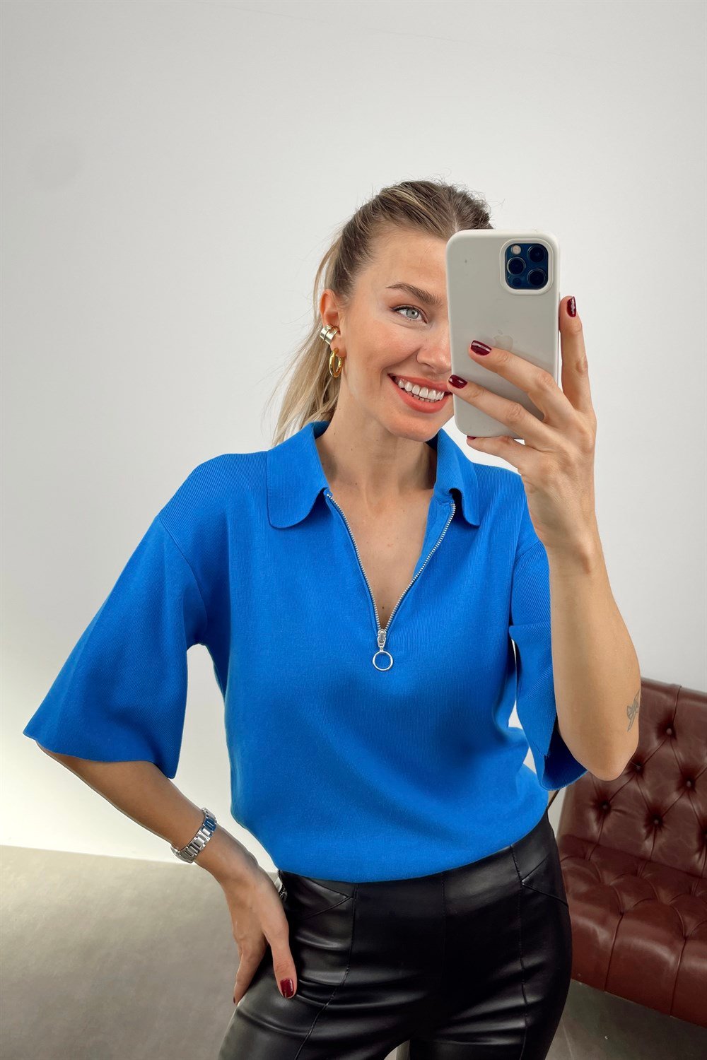 Mavi Polo Yaka Fermuarlı Bluz