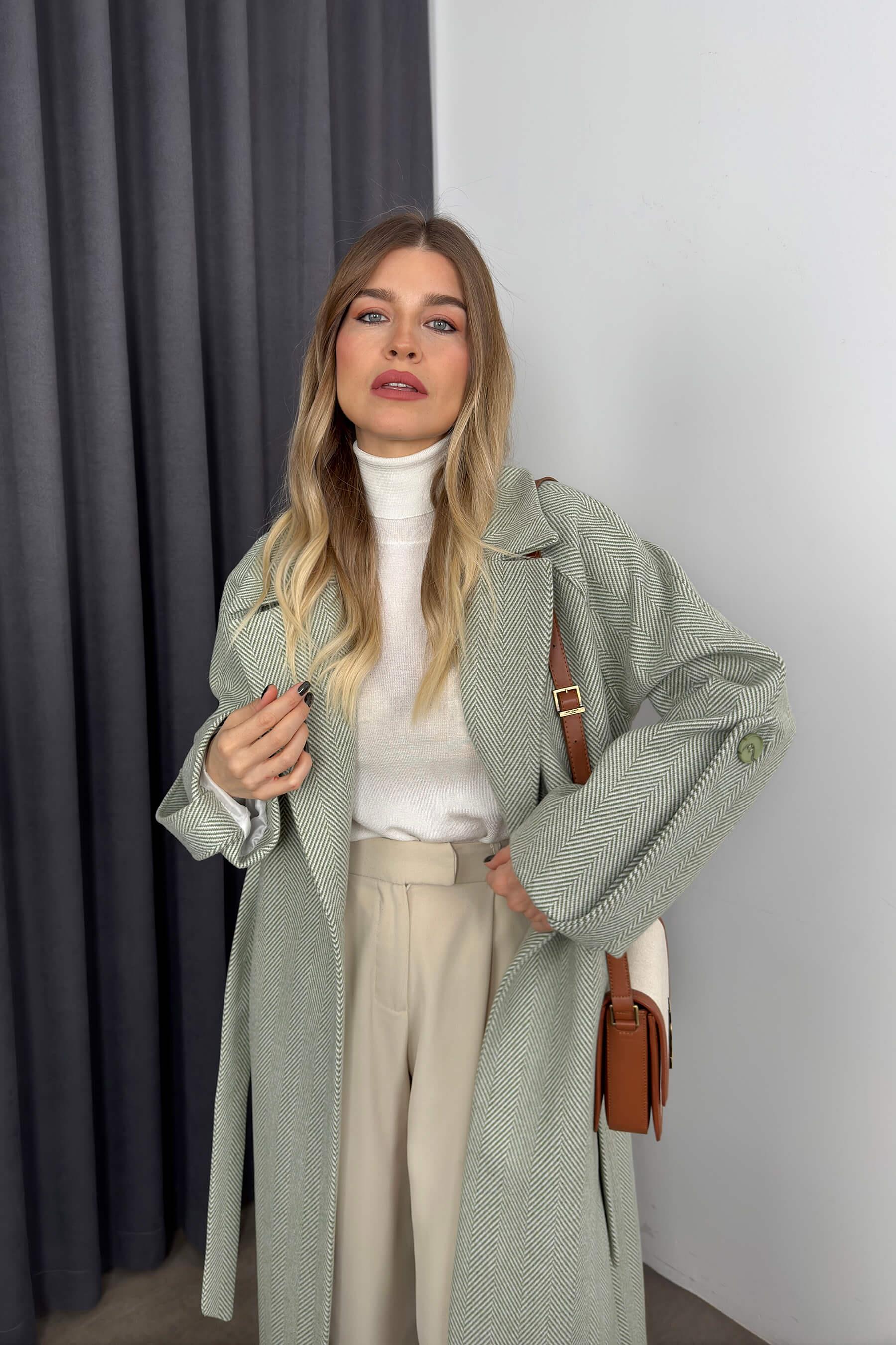 Mint Beyaz Balıksırtı Model Kuşaklı Astarlı Oversize Yün Kaban