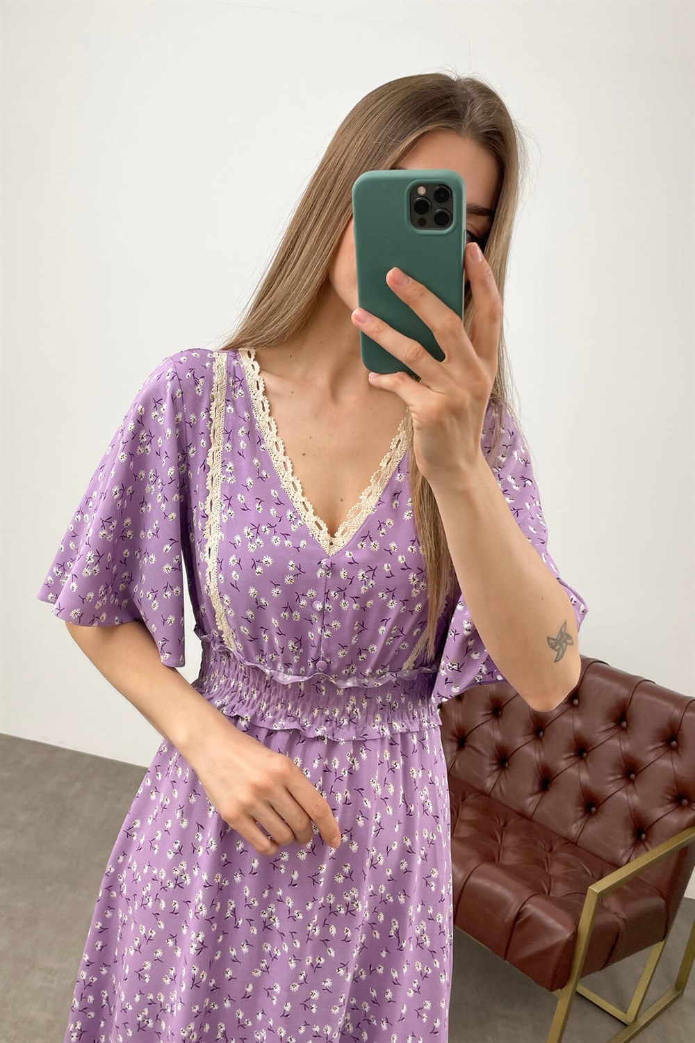 Mor Beli Lastikli Dantel Detay Elbise