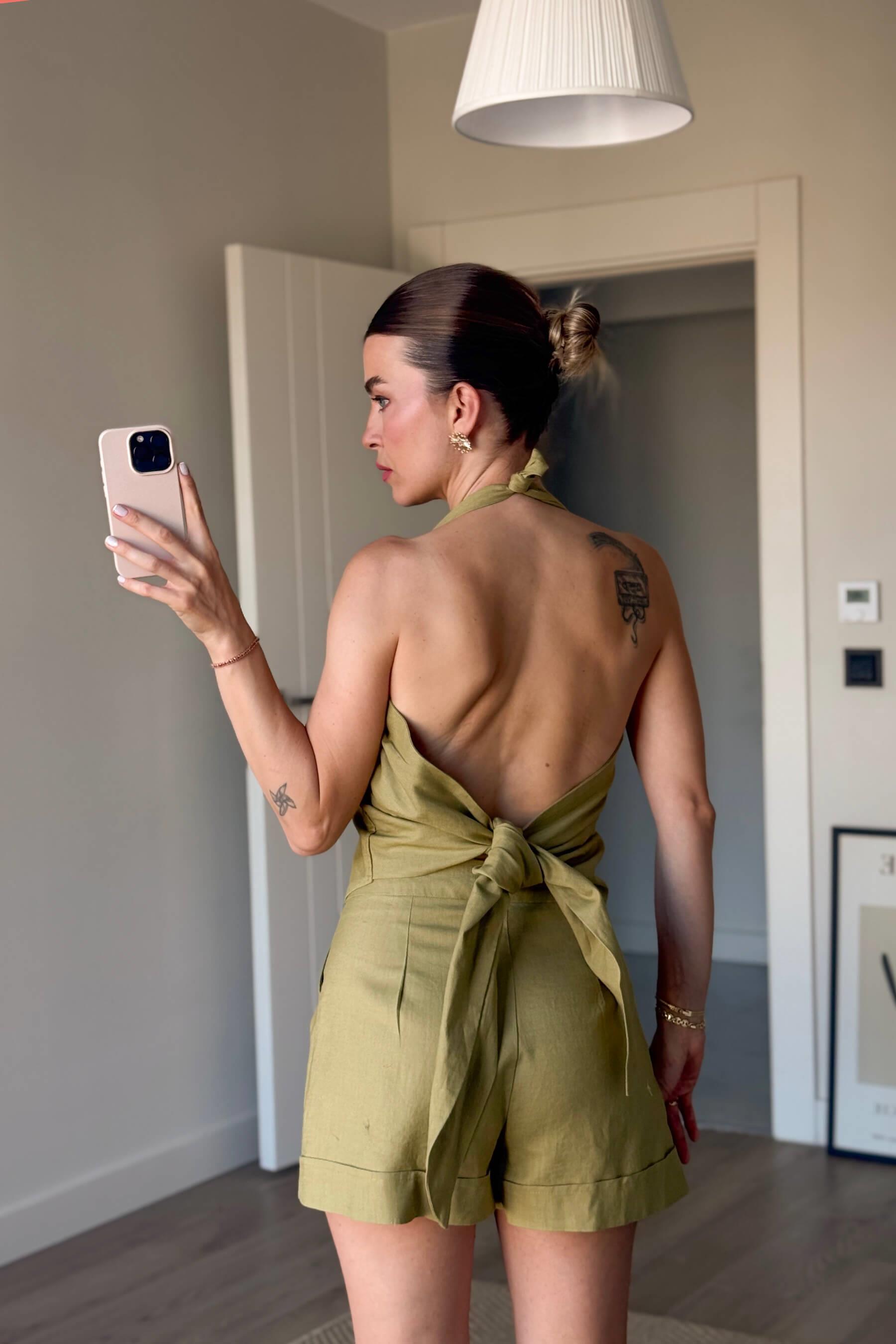 Olive Gümüş Düğmeli Sırt Dekolteli Bluz Şort Takım