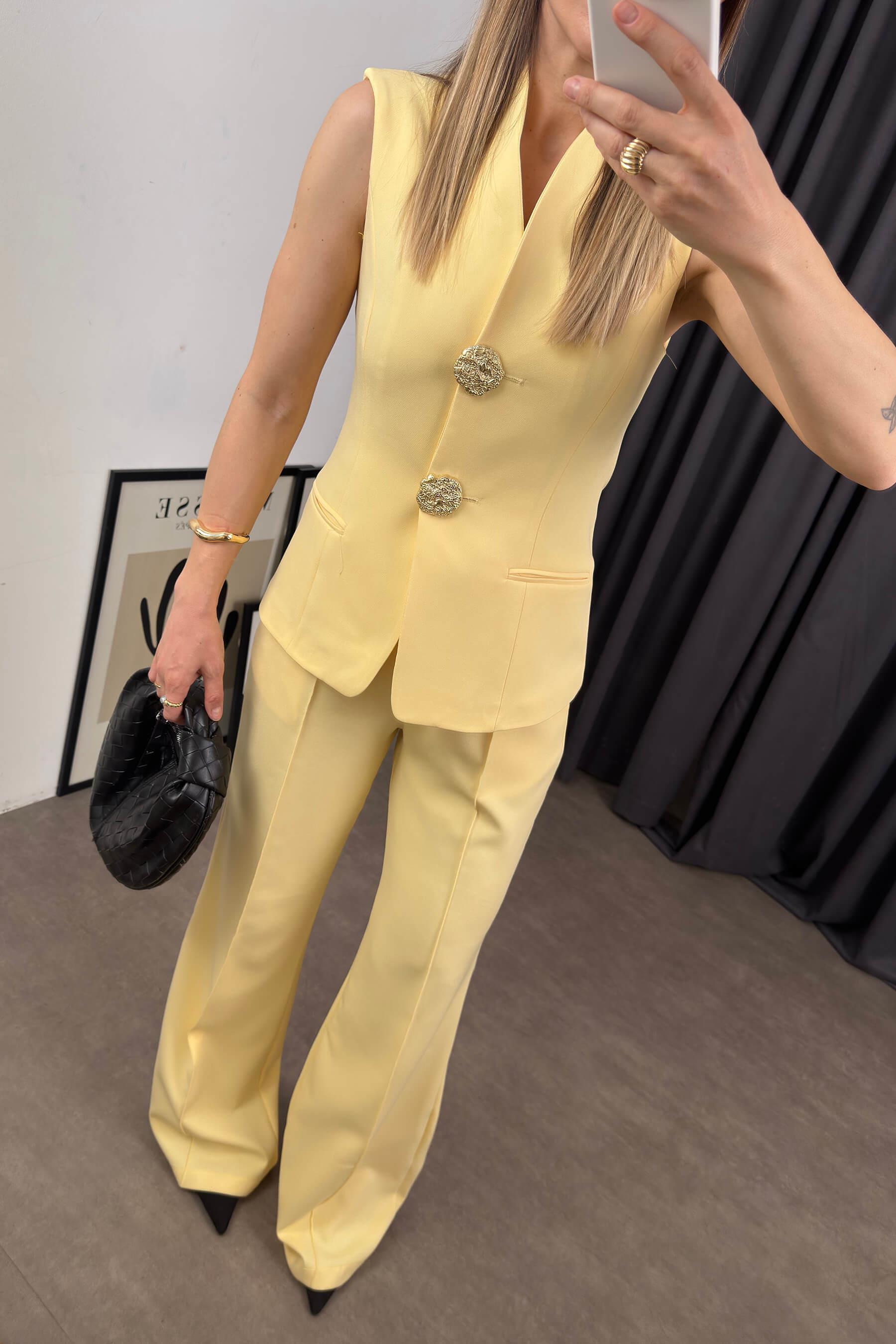 Pastel Sarı Gold Düğmeli Yelek Pantolon Takım