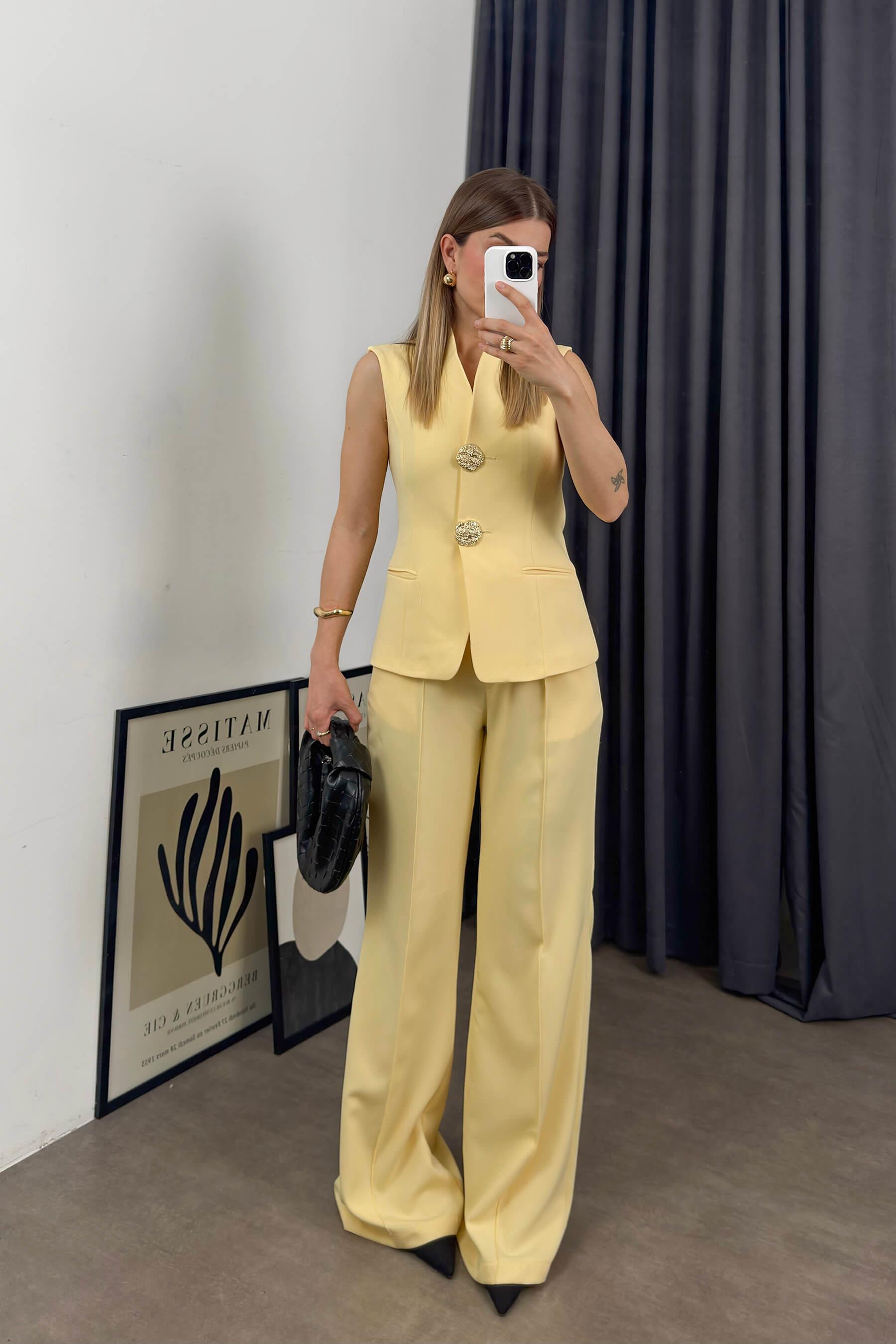 Pastel Sarı Gold Düğmeli Yelek Pantolon Takım