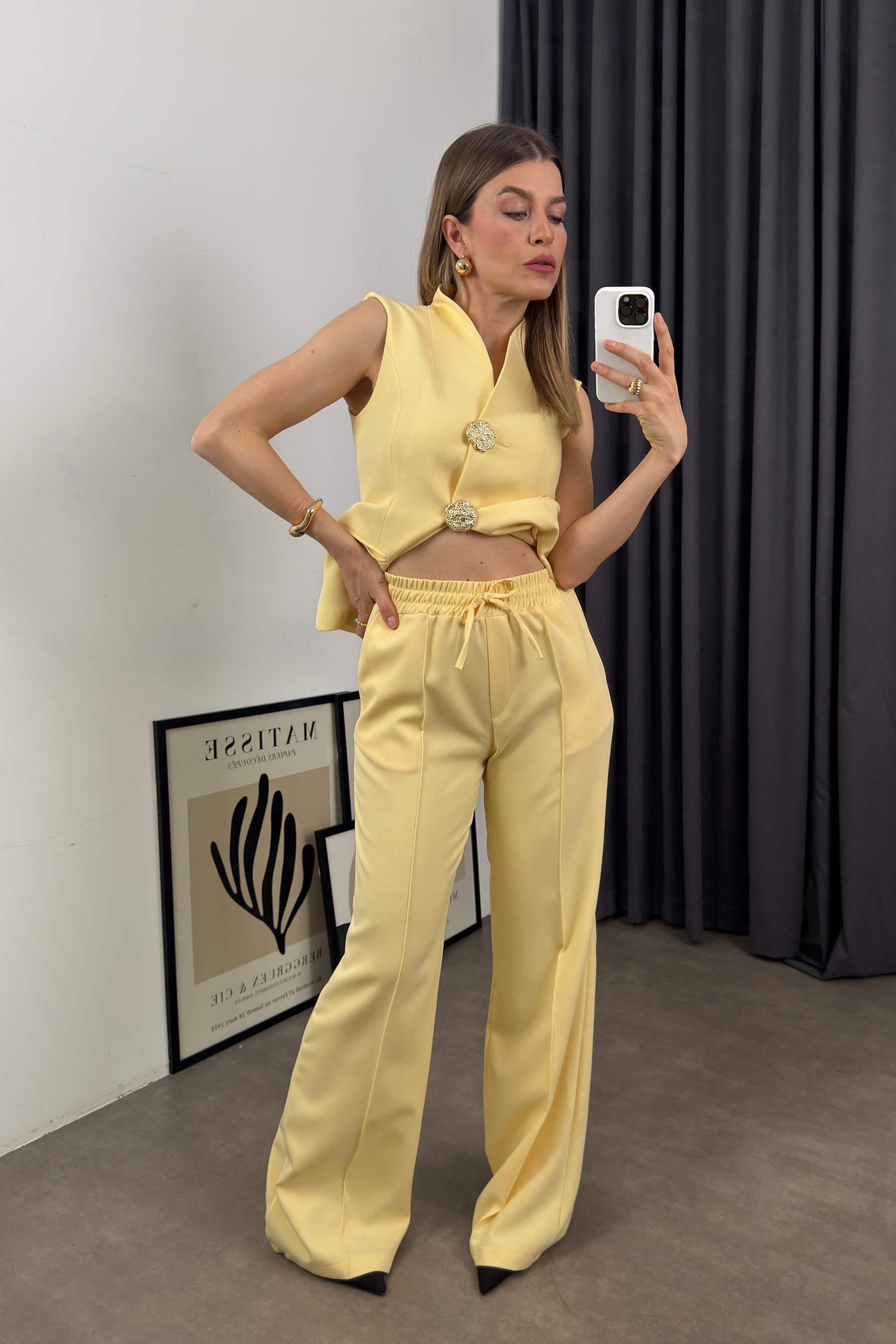 Pastel Sarı Gold Düğmeli Yelek Pantolon Takım