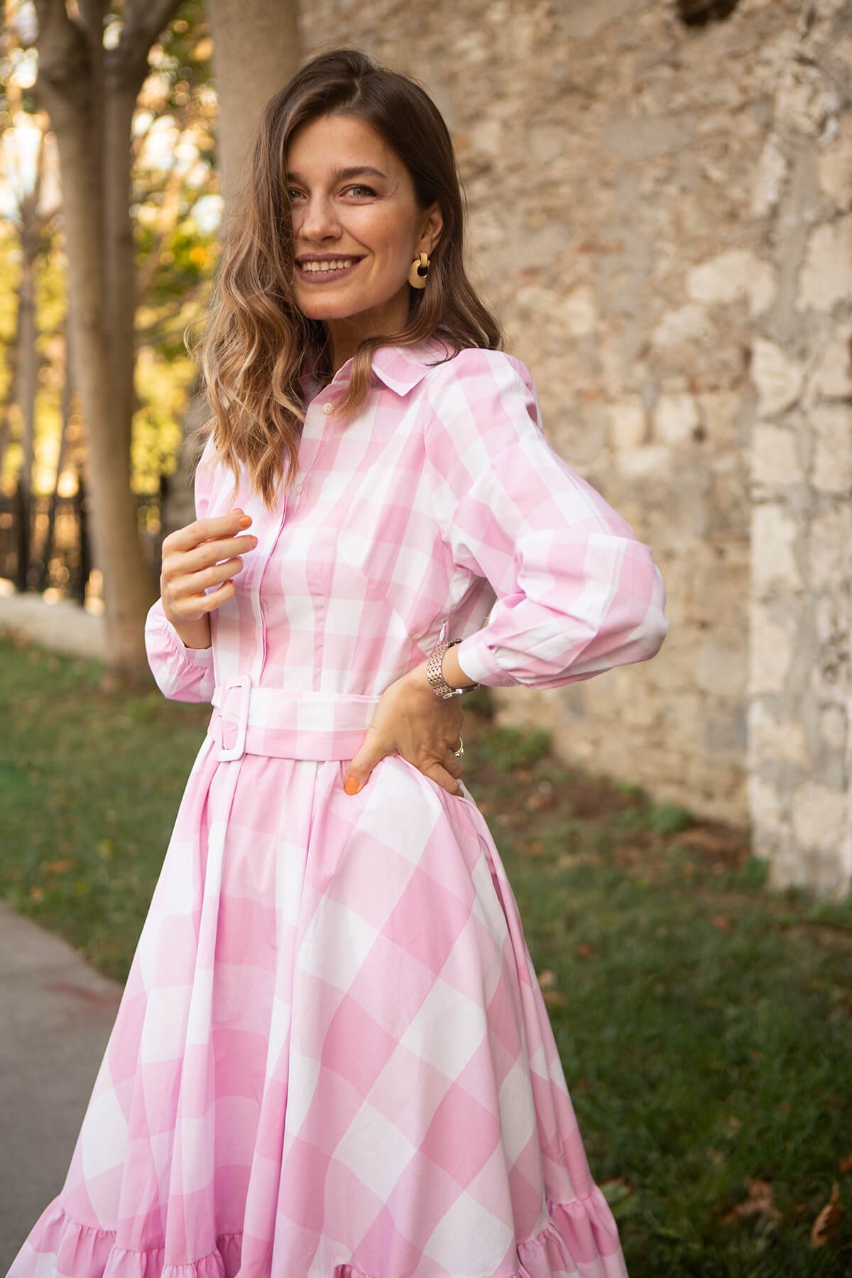 Pembe Beyaz Kemerli Elbise