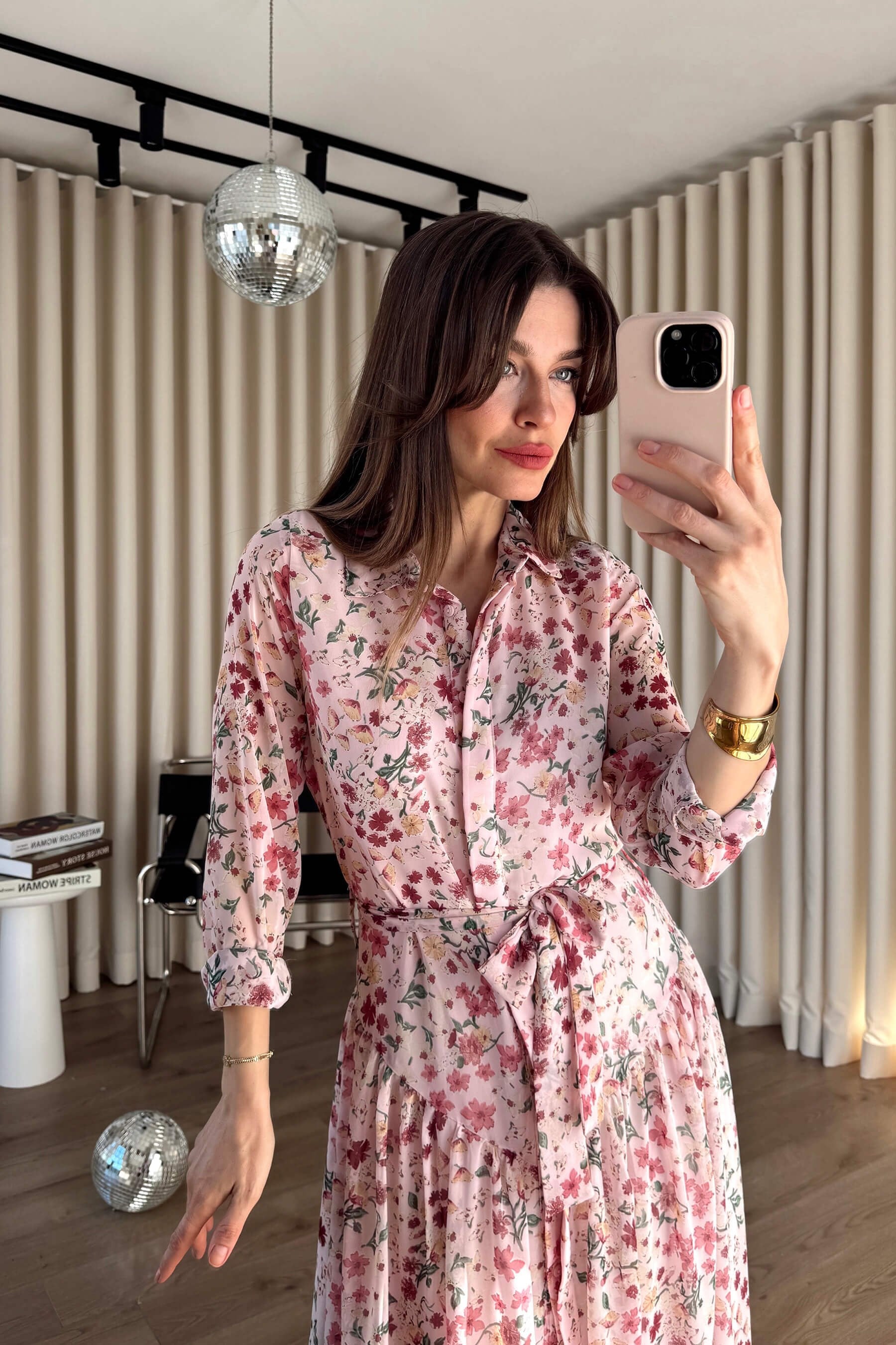 Pembe Çiçek Desenli Astarlı Kuşaklı Maxi Boy Şifon Gömlek Elbise