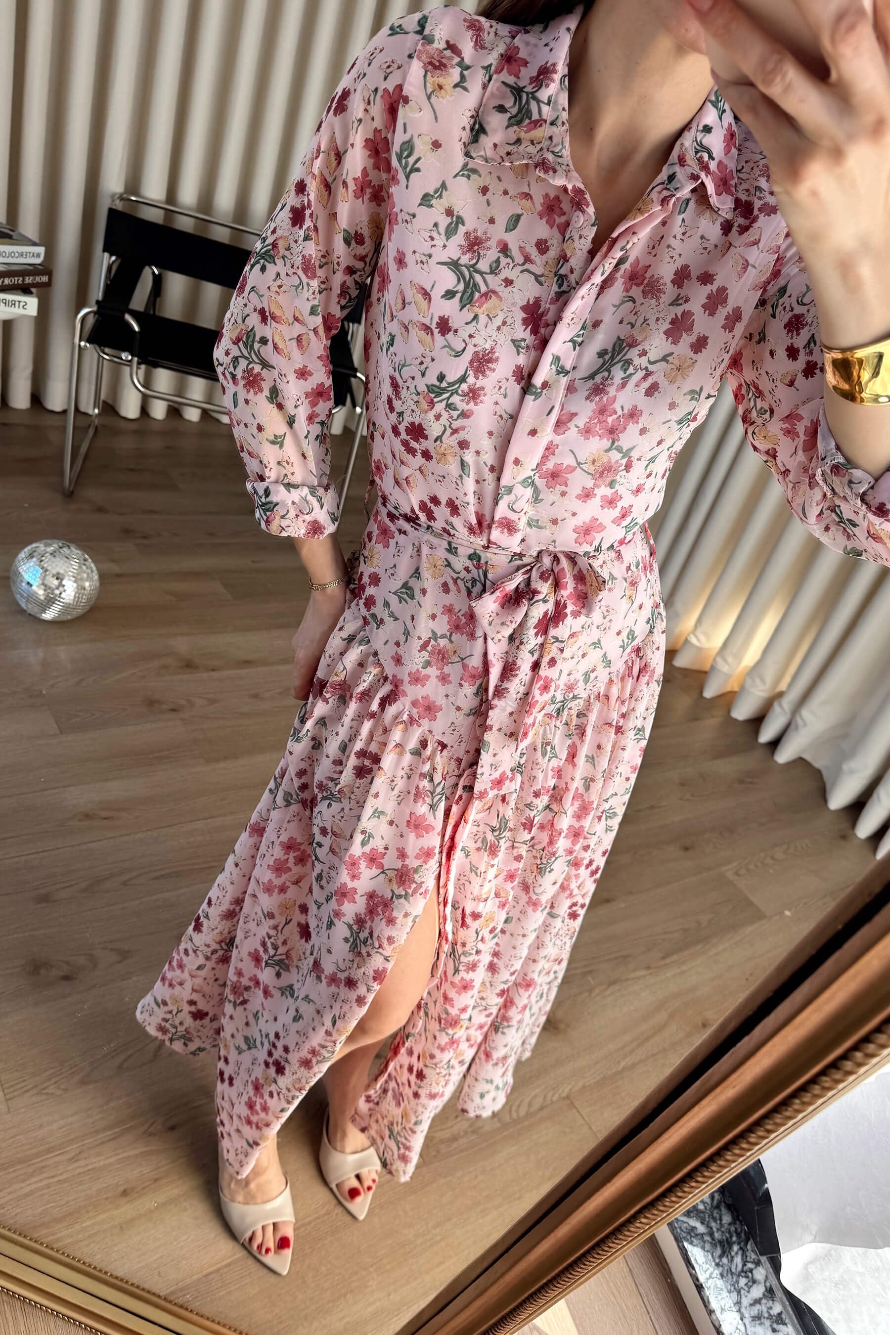 Pembe Çiçek Desenli Astarlı Kuşaklı Maxi Boy Şifon Gömlek Elbise