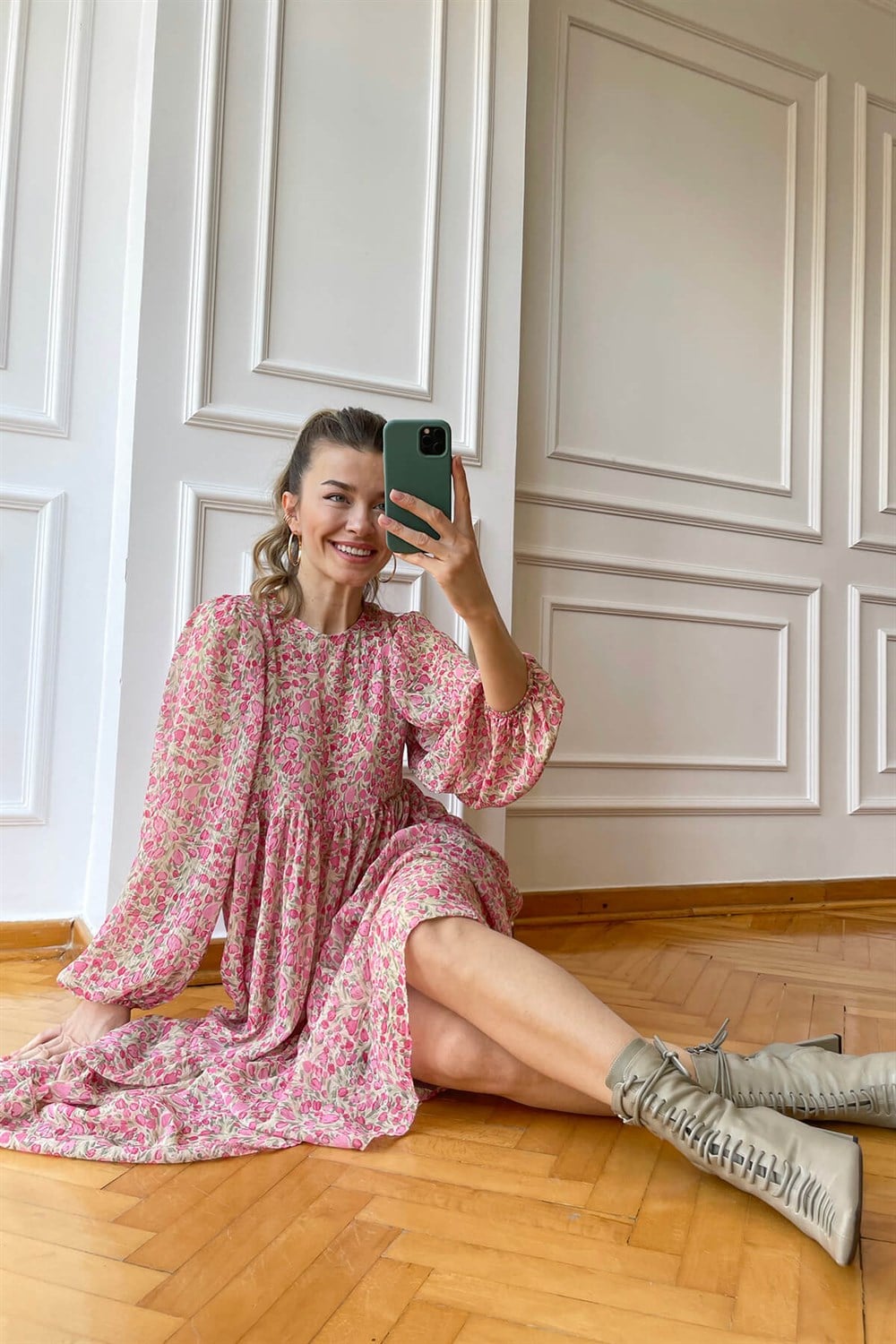 Pembe Çiçek Desenli Astarlı Şifon Elbise