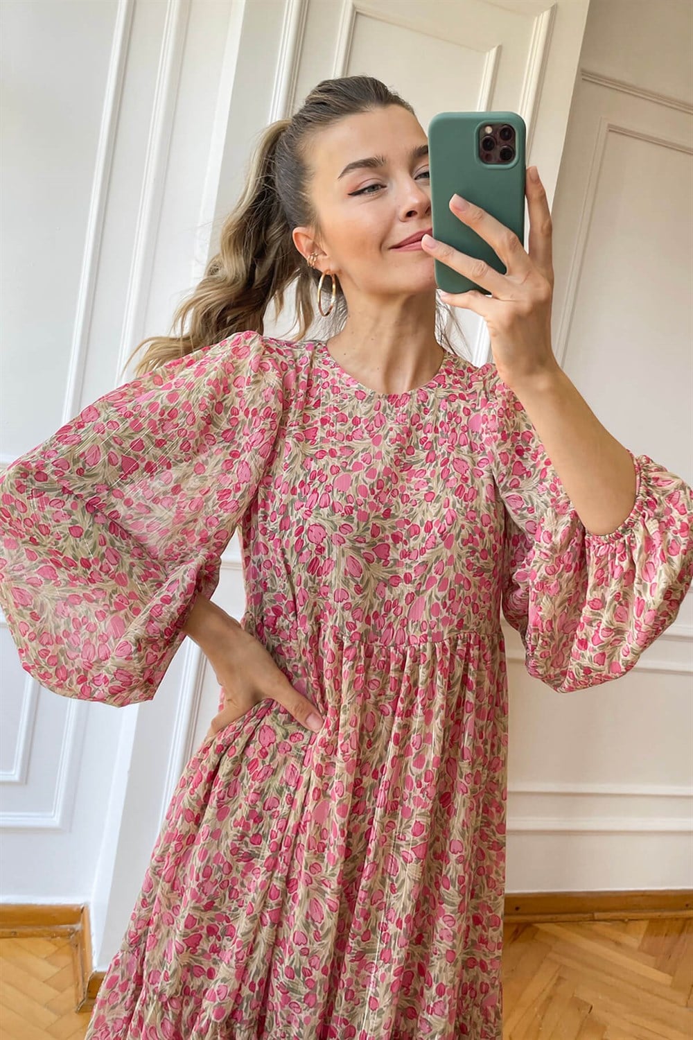 Pembe Çiçek Desenli Astarlı Şifon Elbise
