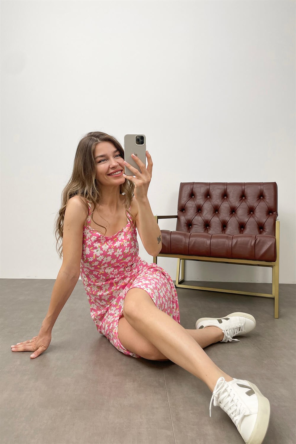 Pembe Çiçekli Askılı Elbise