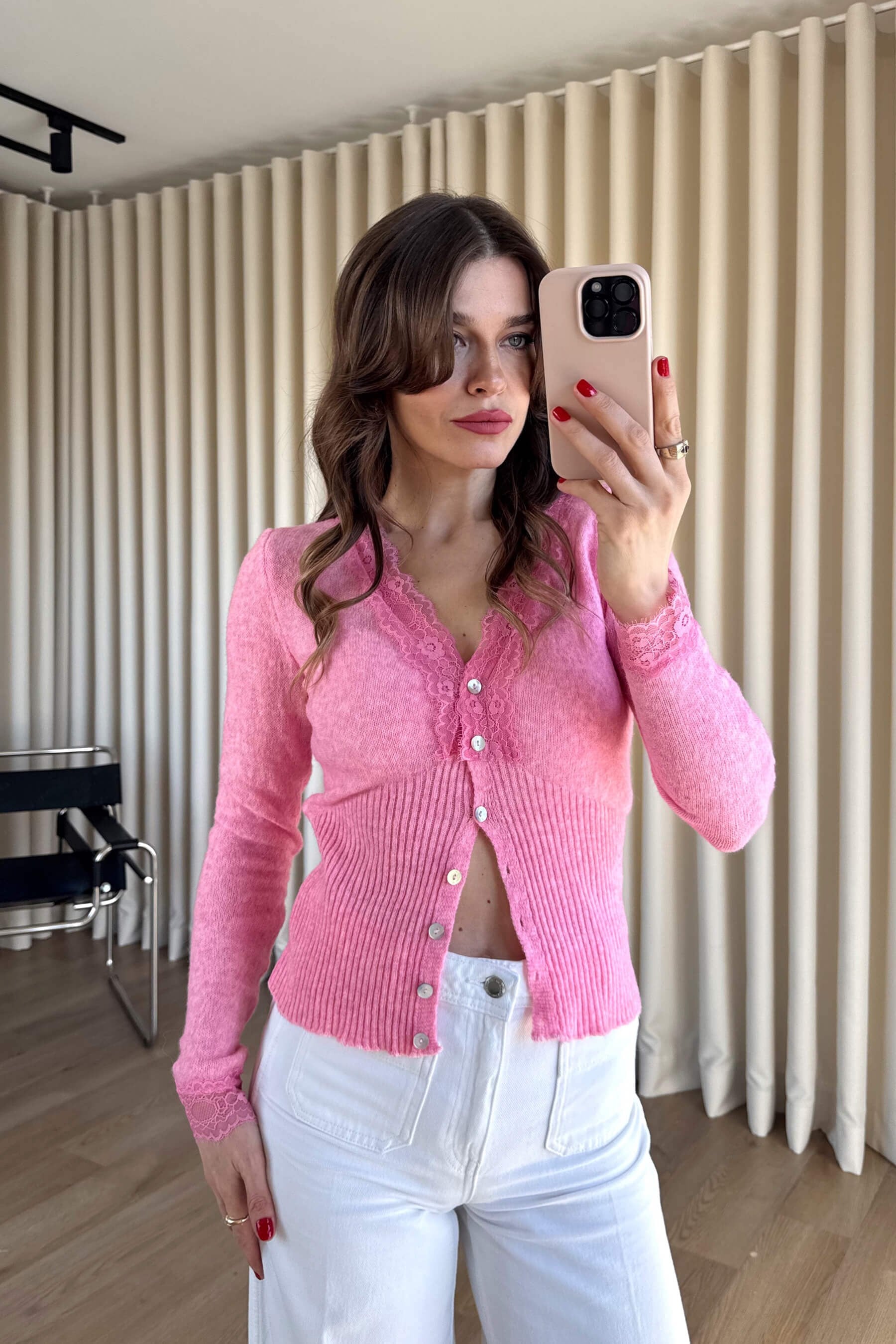 Pembe Dantel Detaylı Düğmeli Yünlü Hırka
