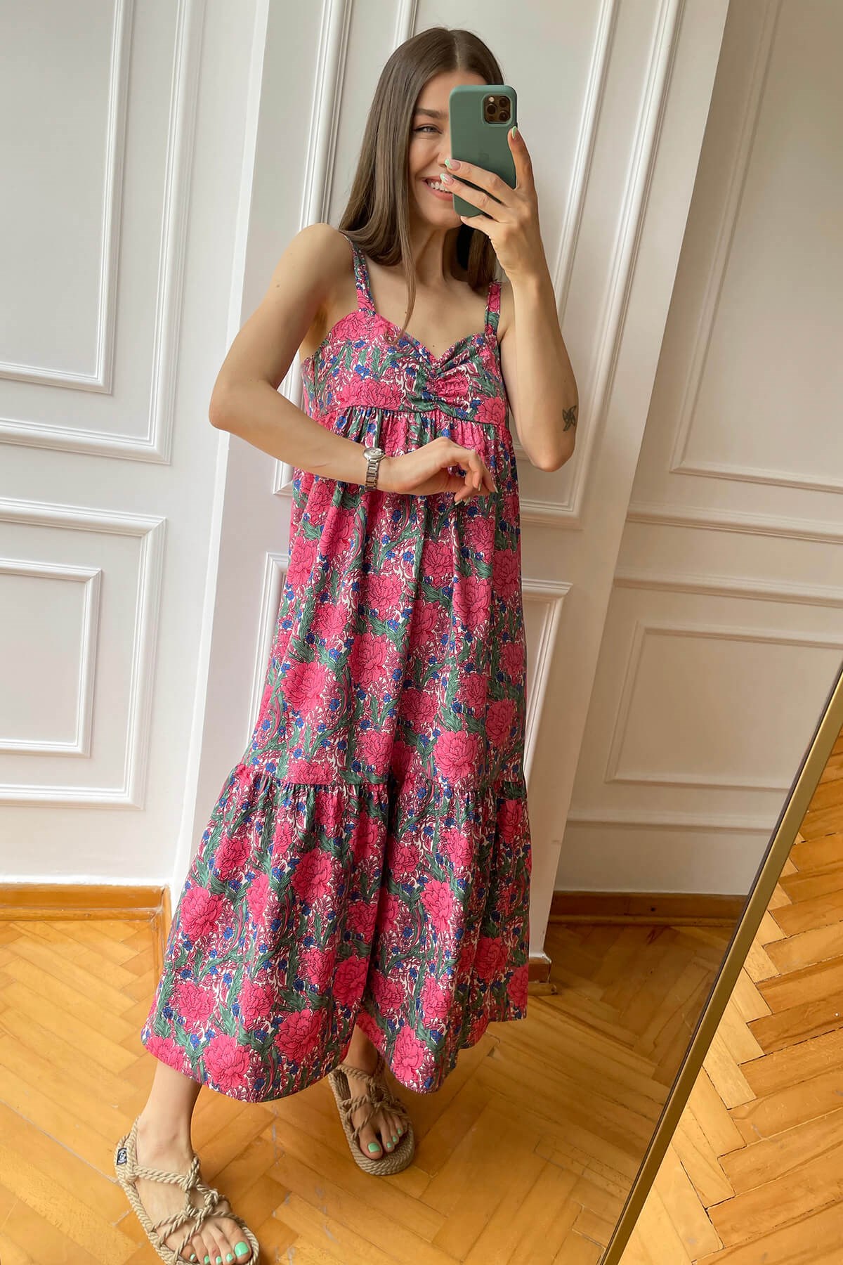 Pembe Floral Desen Askılı Elbise
