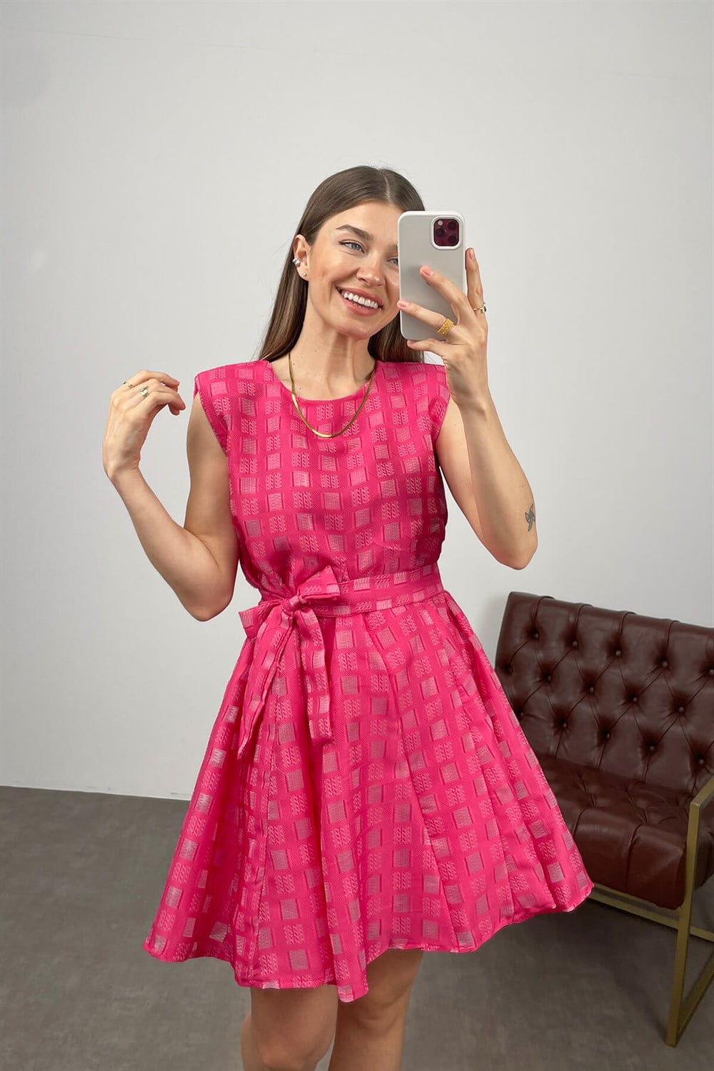 Pembe Vatkalı Astarlı Kolsuz Elbise
