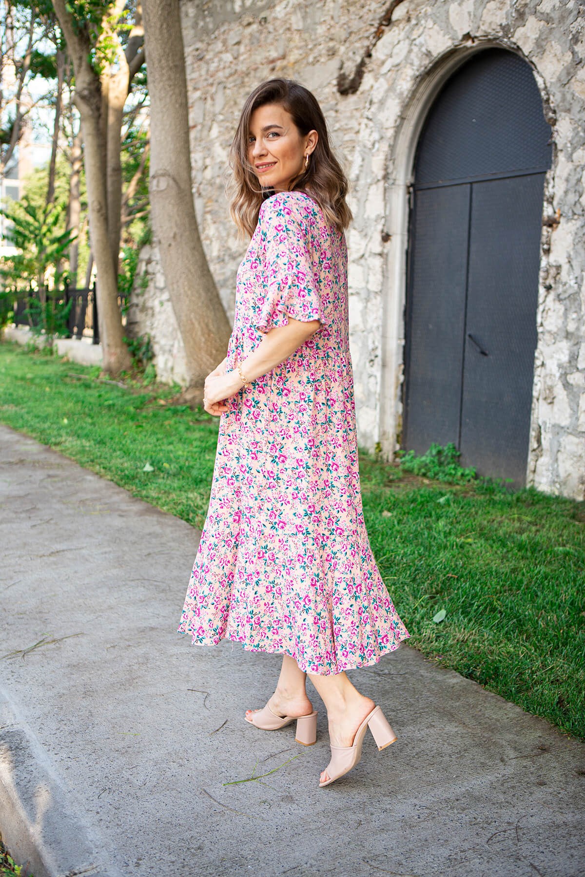 Pembe Volanlı Elbise