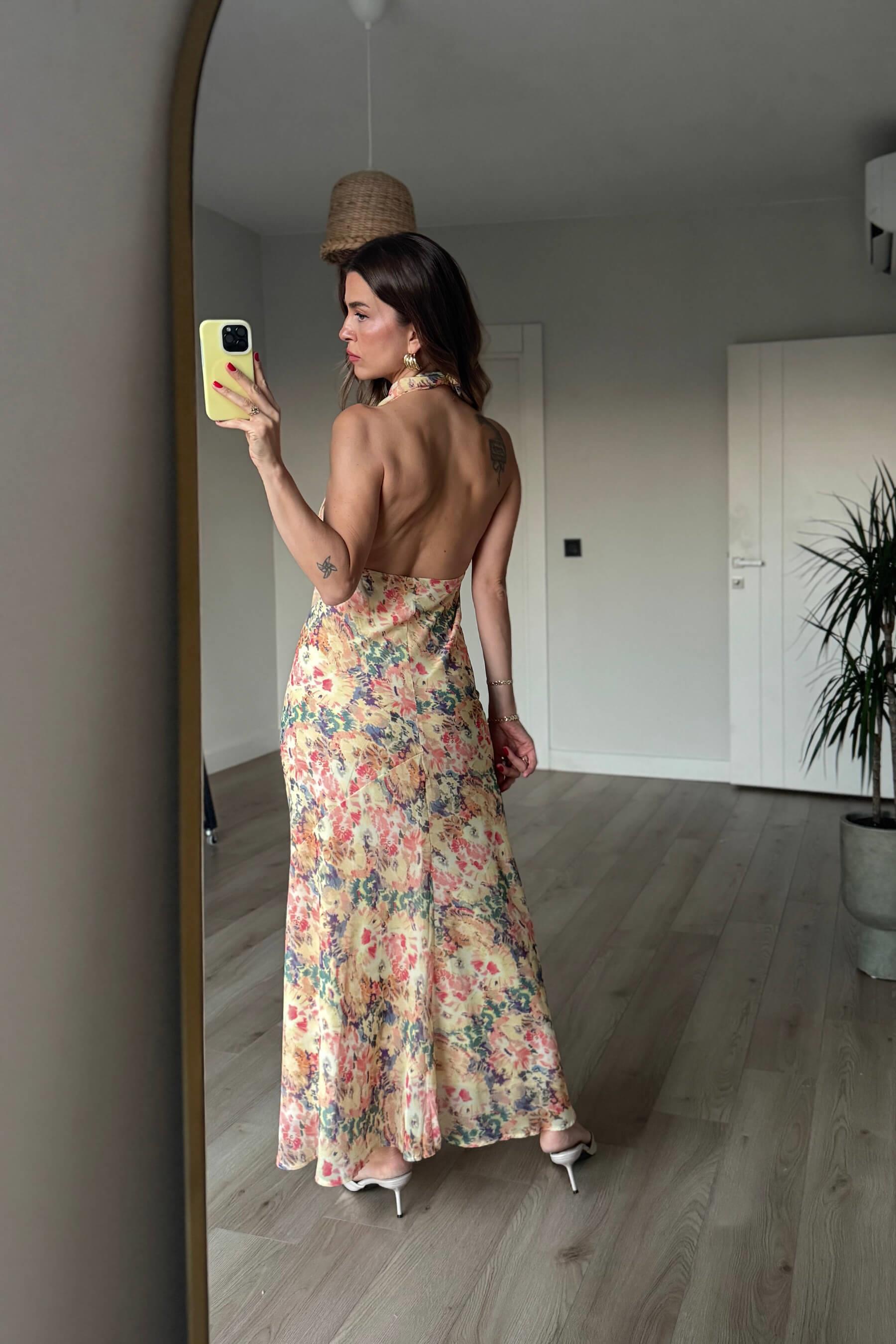 Renkli Çiçekli Boyundan Düğmeli Sırt Dekolteli Astarlı Premium Şifon Elbise