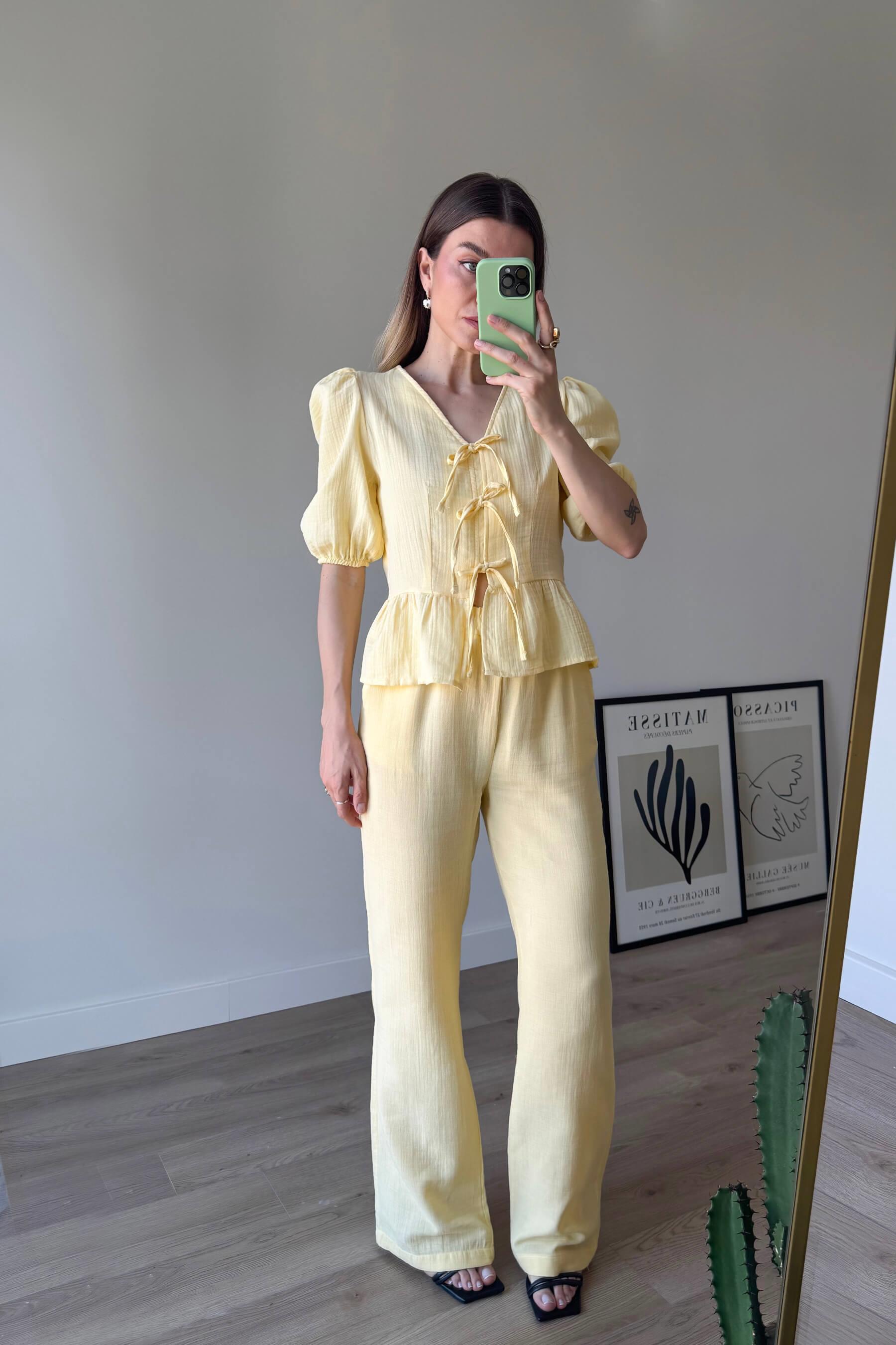 Sarı Bağcıklı Bluz Bol Paça Müslin Pantolon Takım