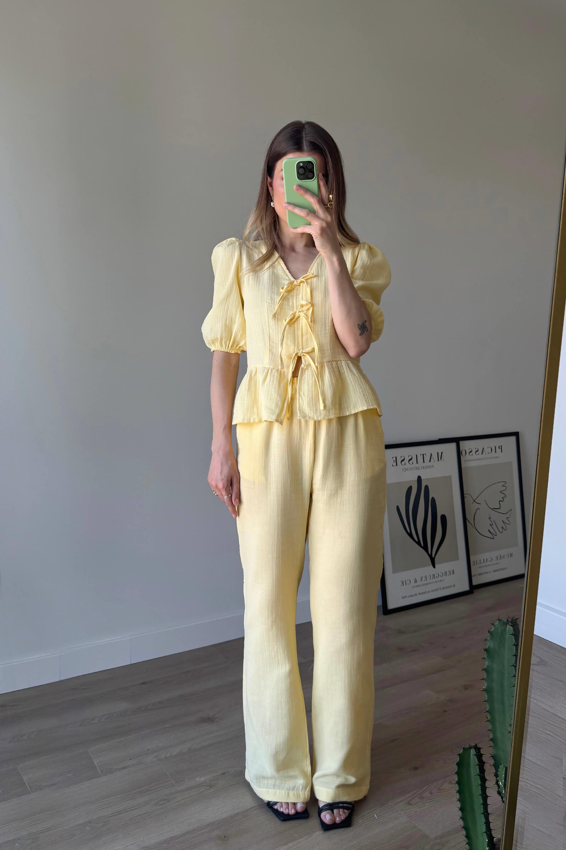 Sarı Bağcıklı Bluz Bol Paça Müslin Pantolon Takım