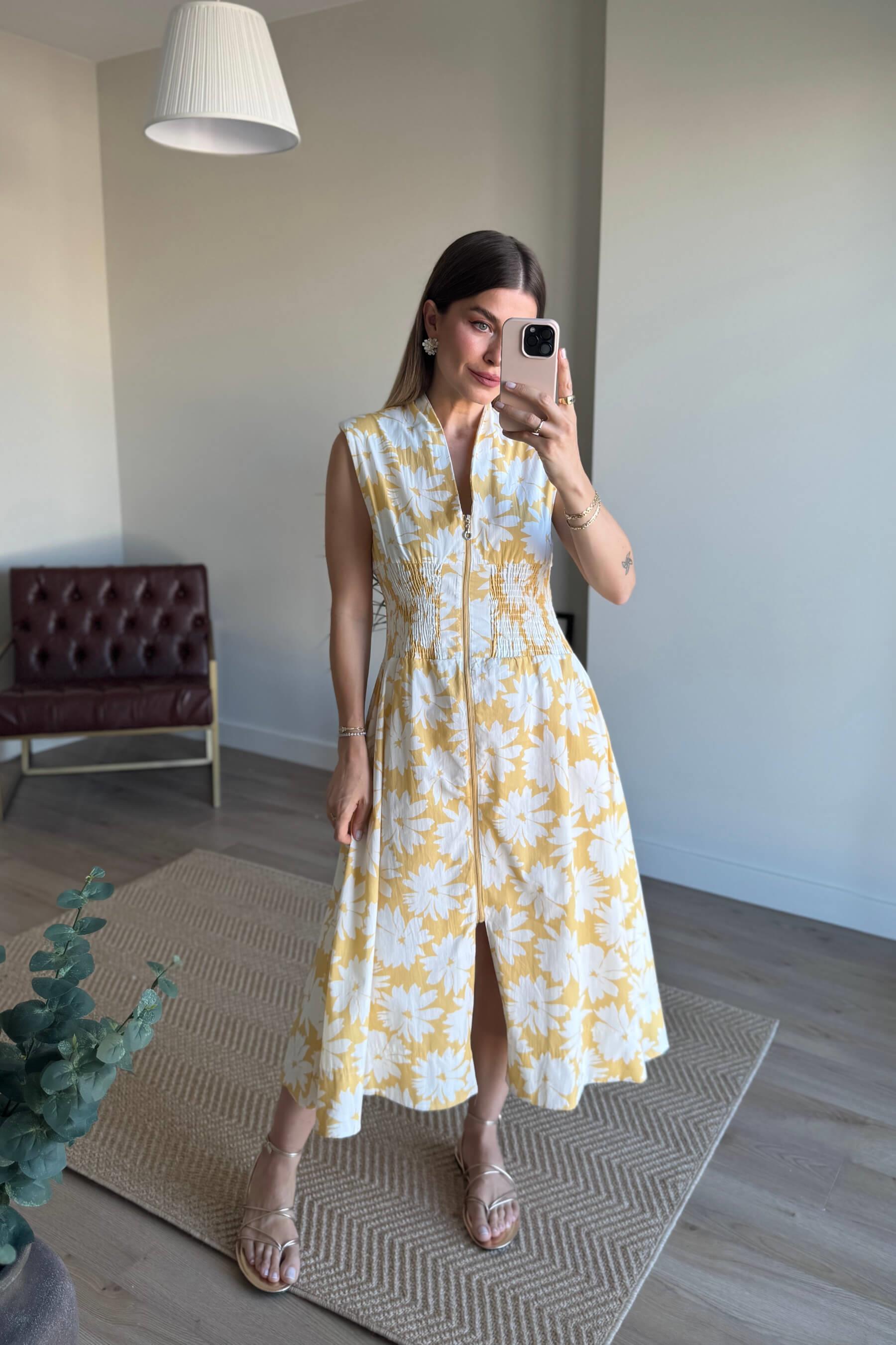 Sarı Beyaz Zambak Desenli Gipeli Fermuarlı Vatkalı Elbise
