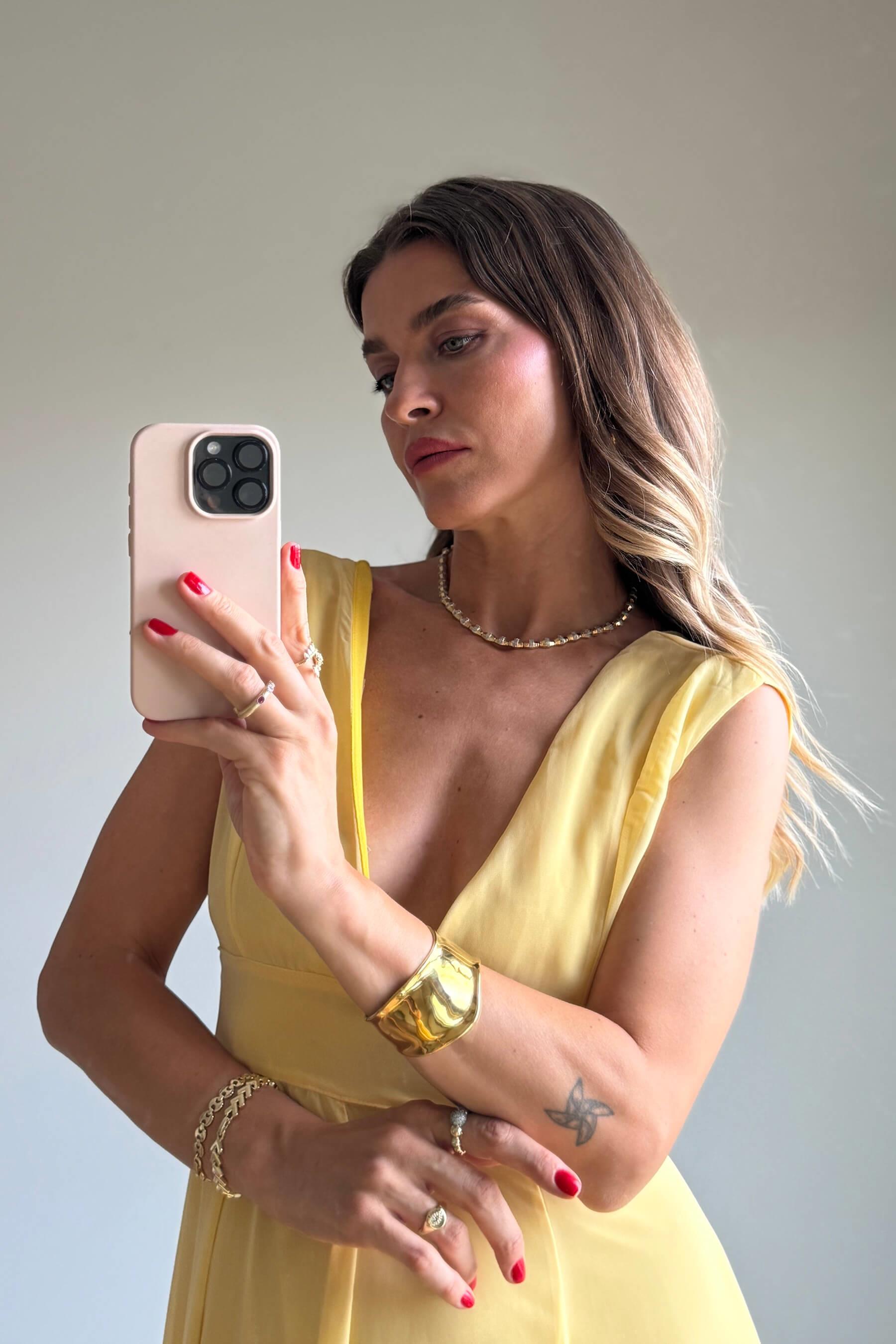 Sarı Derin V Yaka Kalın Askılı Astarlı Şifon Elbise