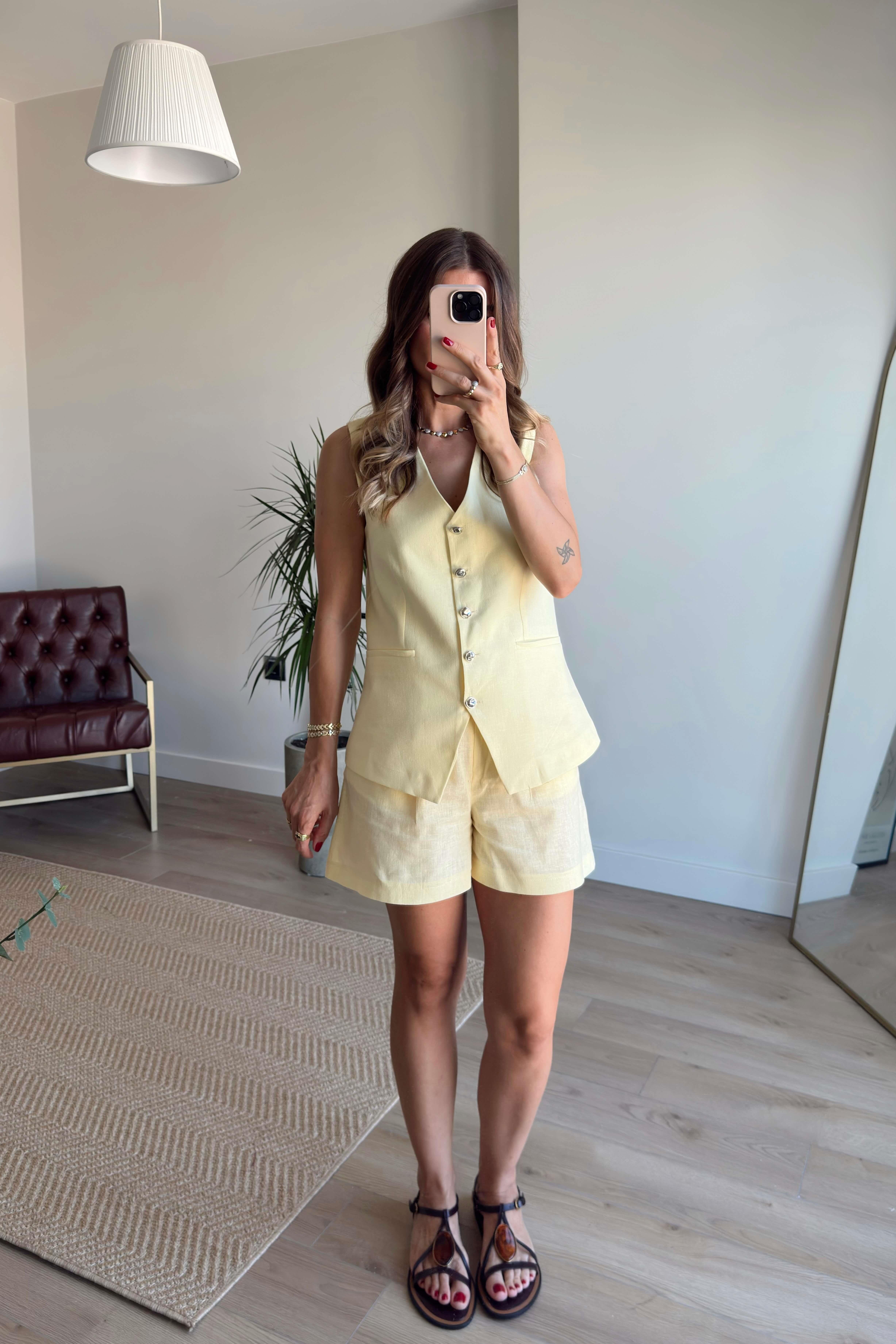 Sarı Gümüş Düğmeli Şort Yelek Keten Takım