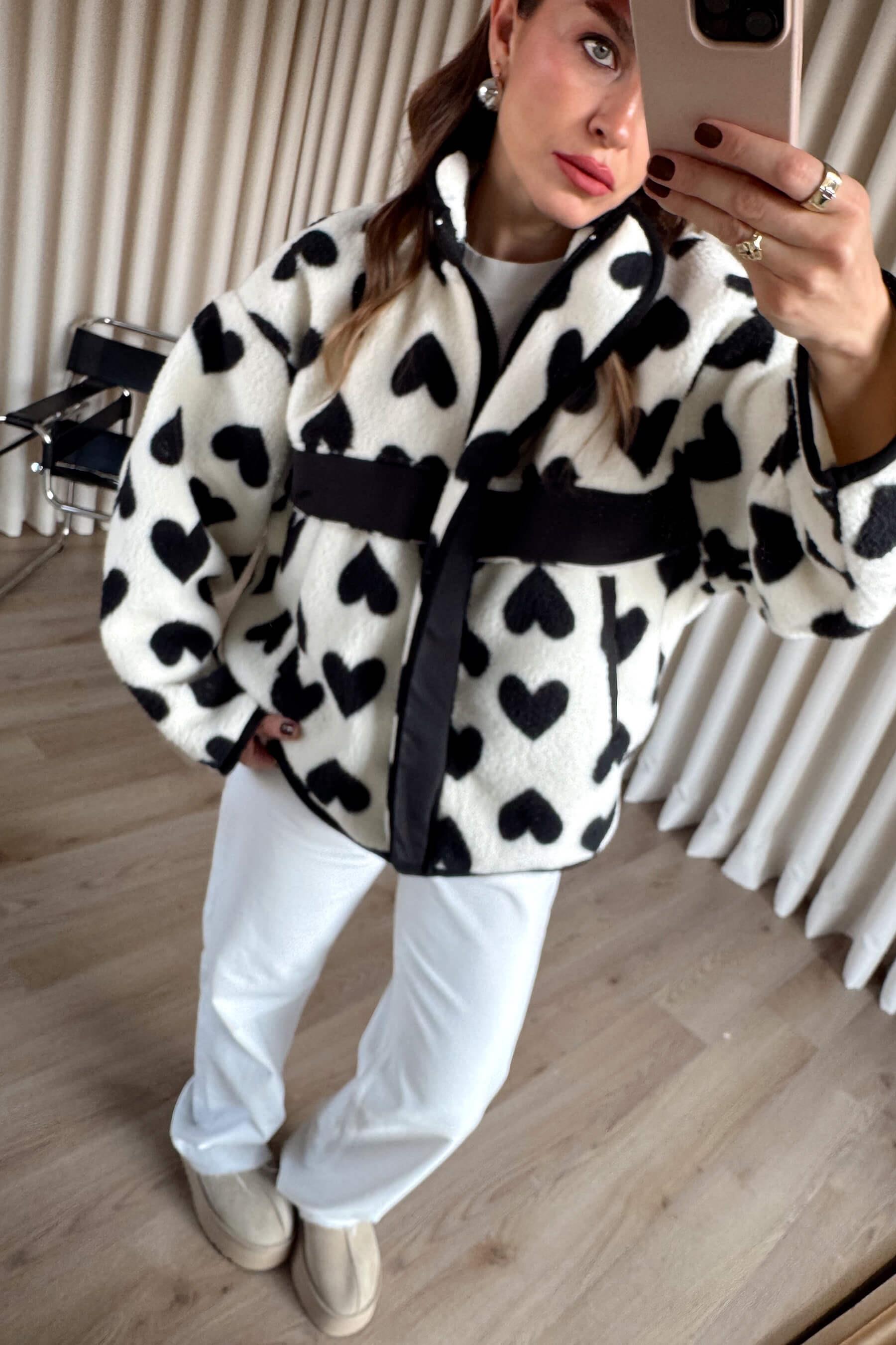 Siyah Bej Kalp Desenli Fermuarlı Oversize Peluş Sweatshirt