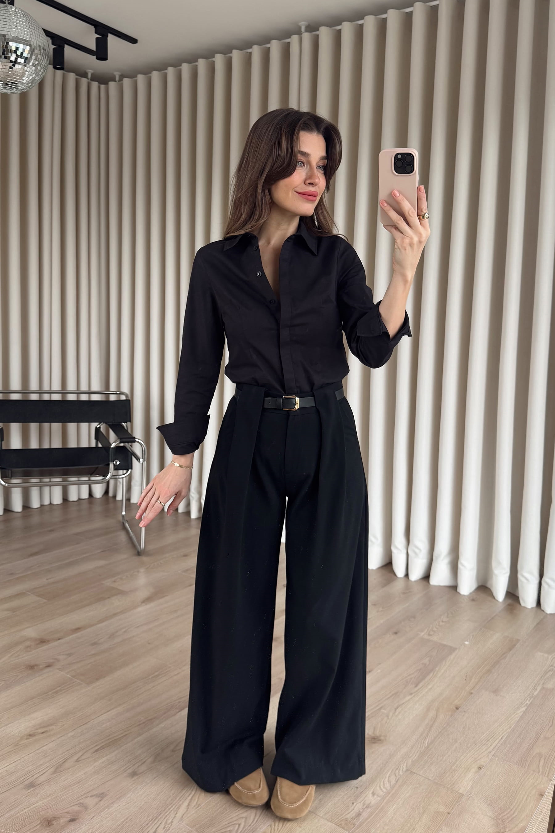 Siyah Belden Oturtmalı Fit Gömlek