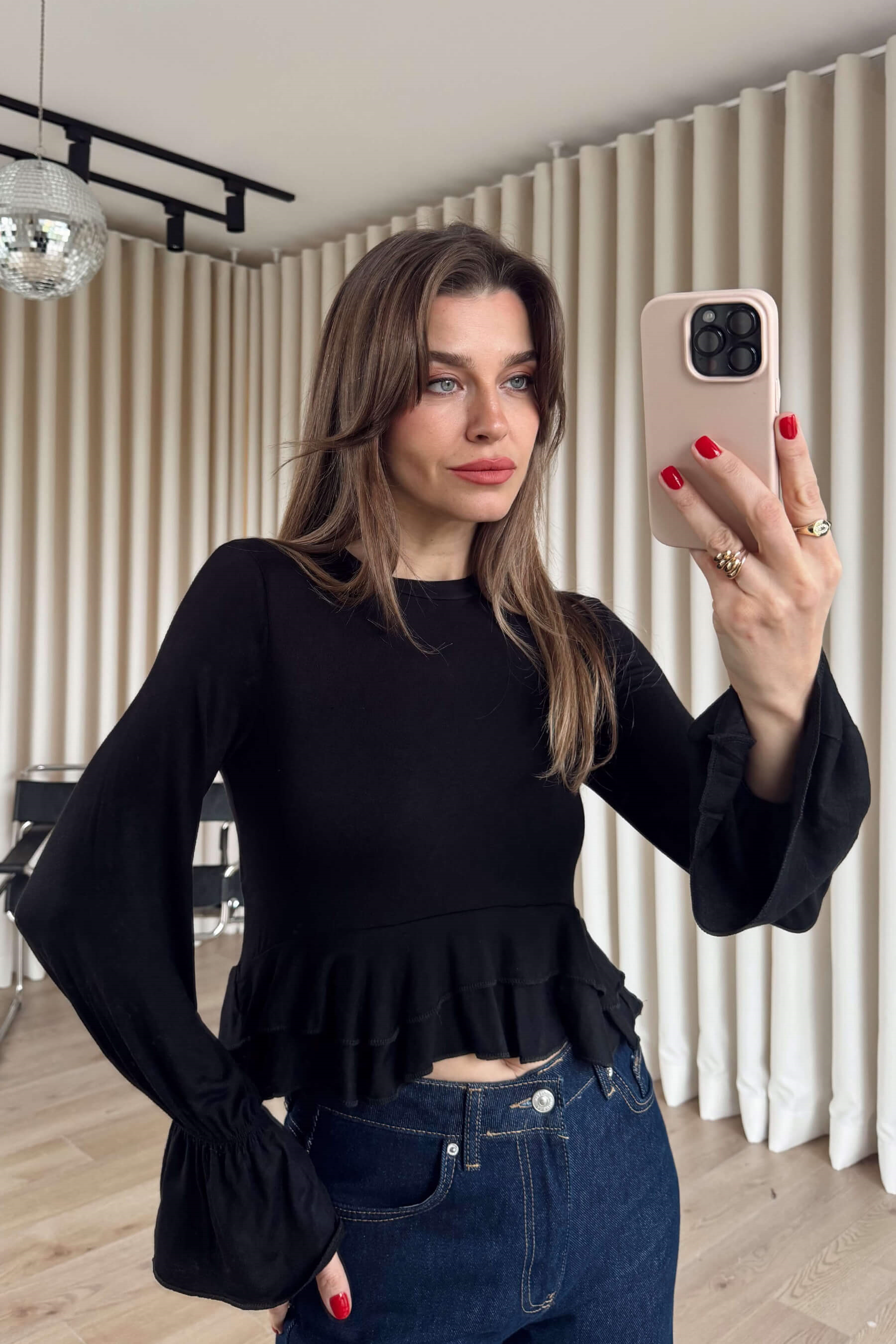 Siyah Beli Fırfırlı Bluz