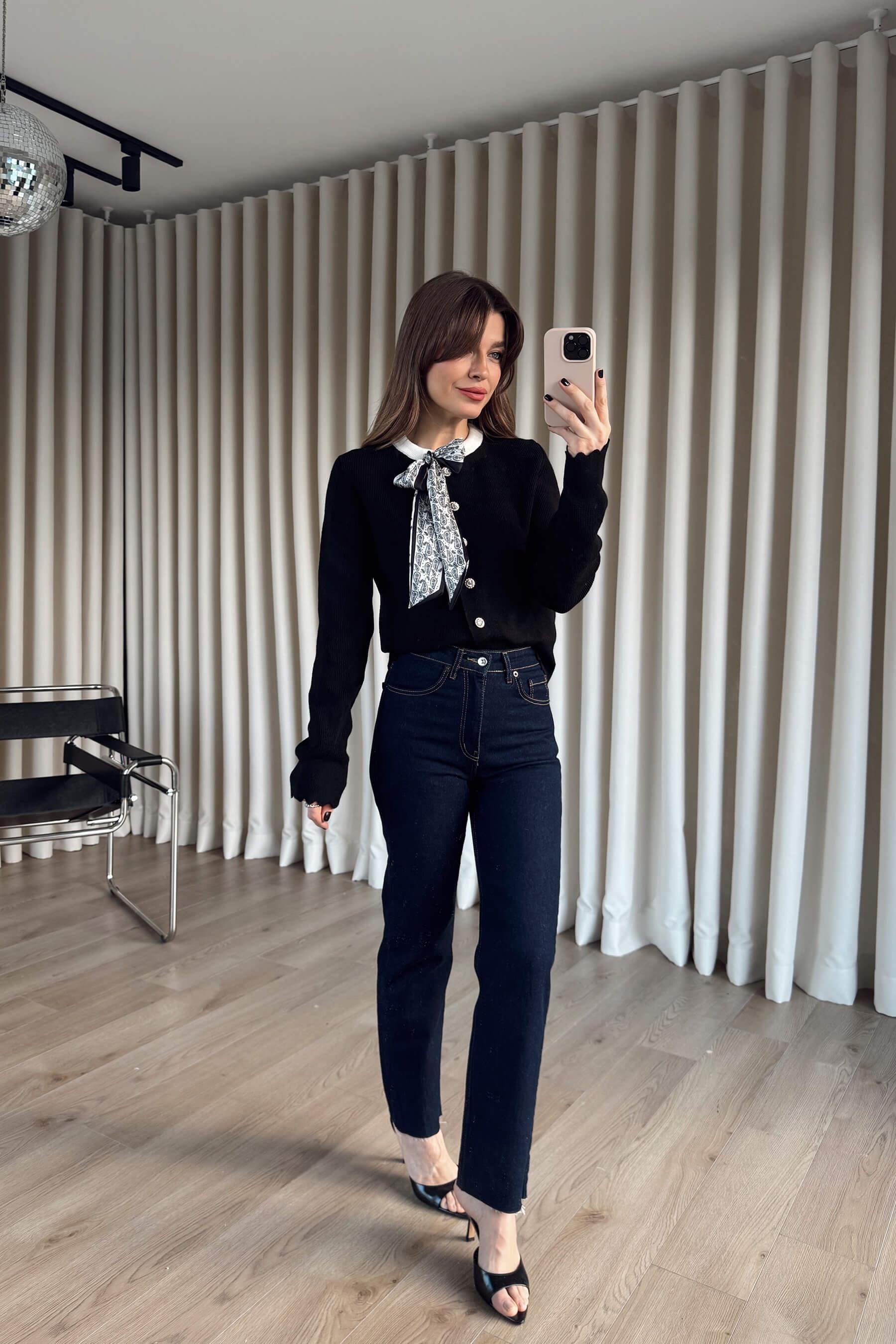 Siyah Beyaz Fularlı Premium Düğmeli Triko Hırka