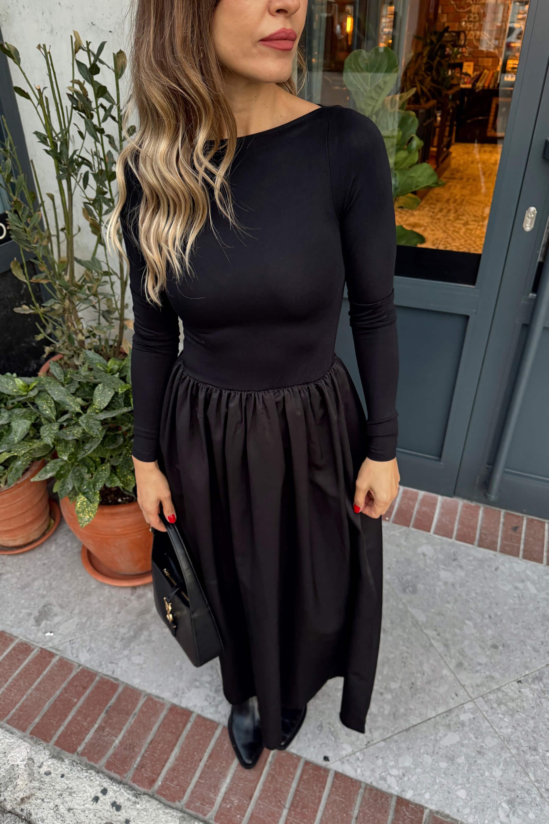 Siyah Çan Model Poplin Elbise